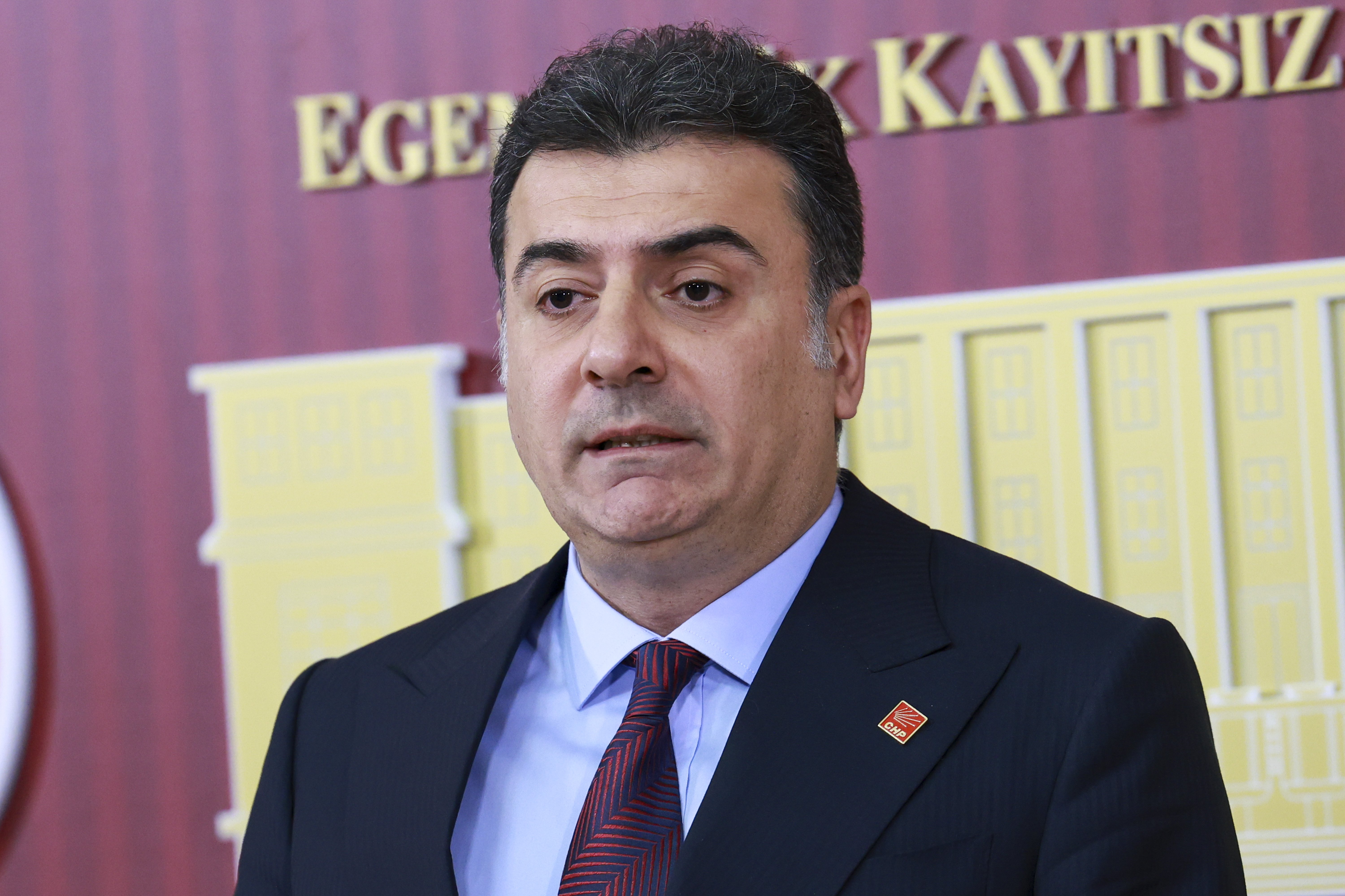 CHP'li Emre, CHP İstanbul Milletvekili Zeynel Emre