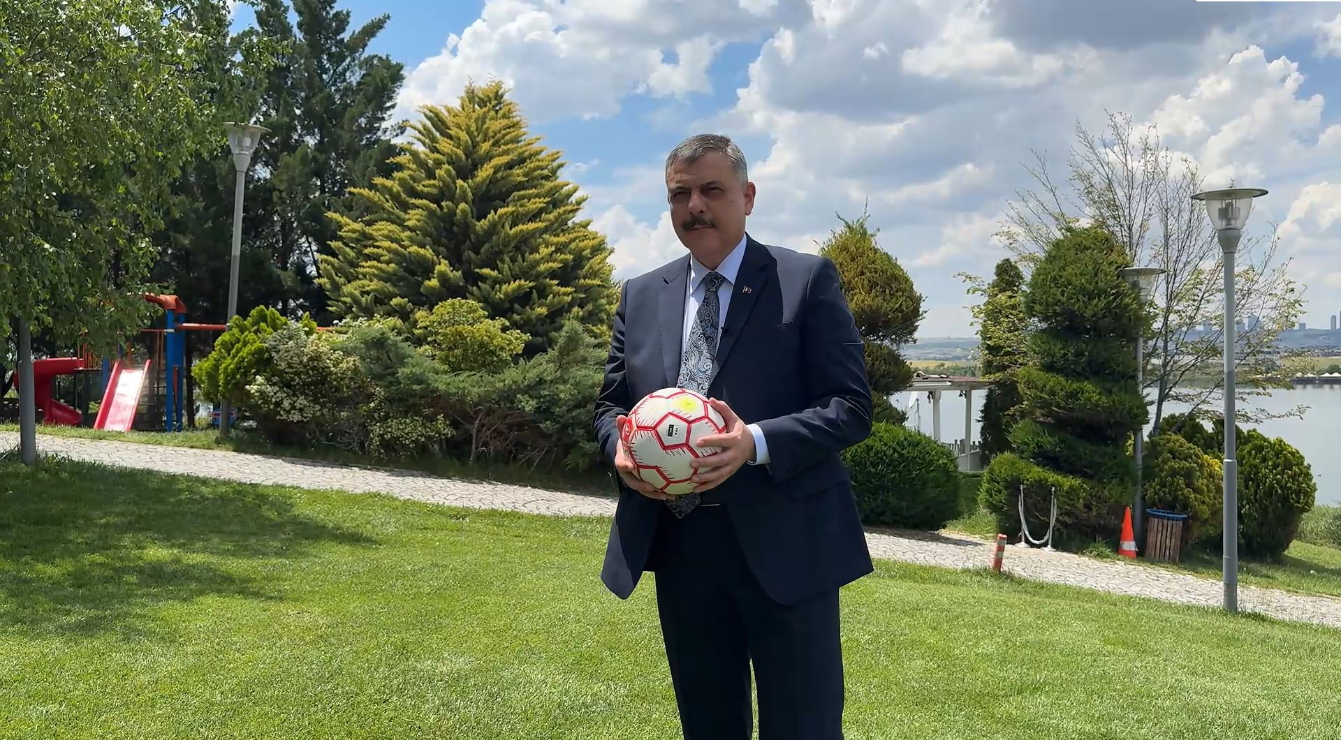 İçişleri Bakanı Mustafa Çiftçi - Milli Takım destek klibi