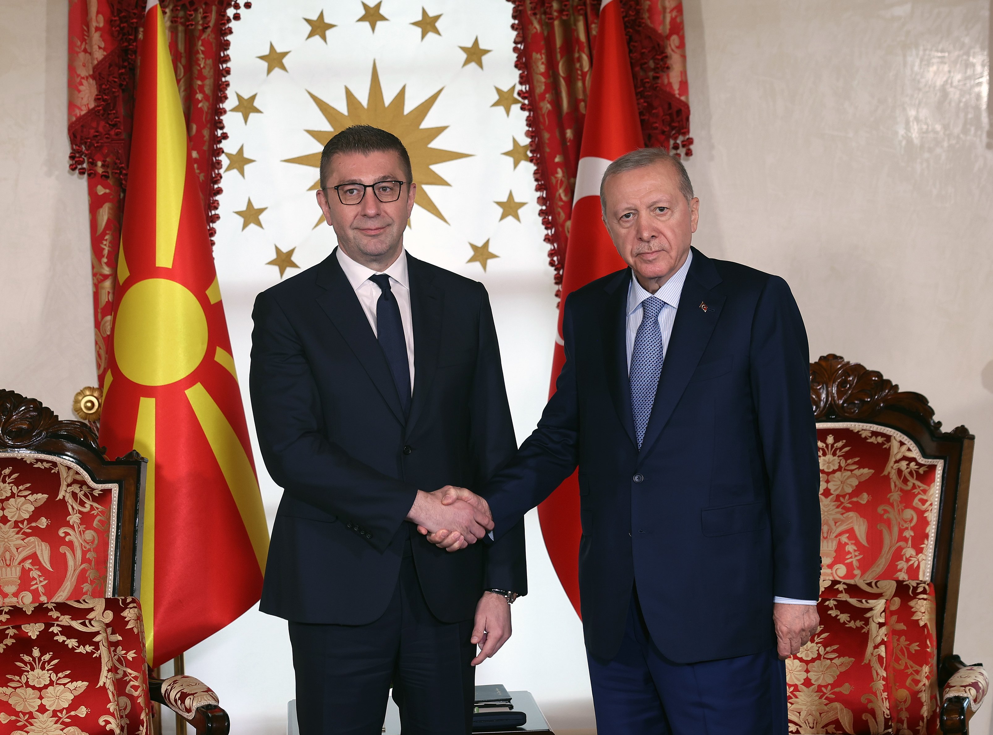 Erdoğan ve Mickoski görüşme masasında