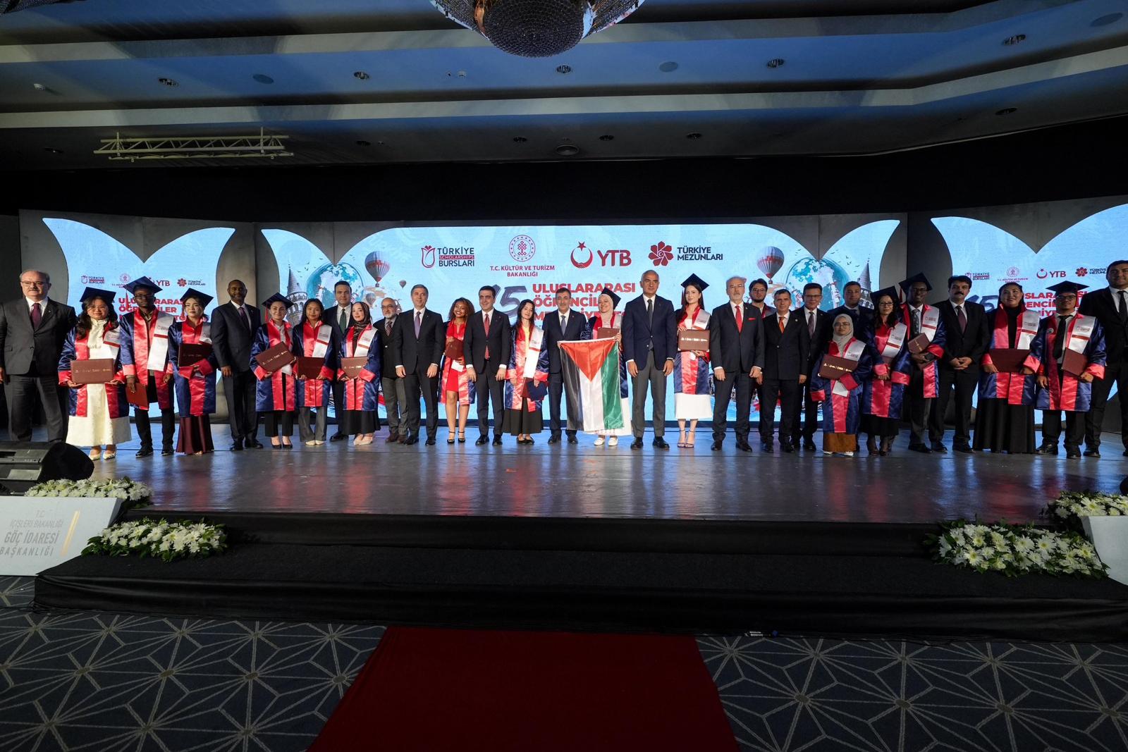 Cevdet Yılmaz Mezuniyet Töreni Öğrenciler