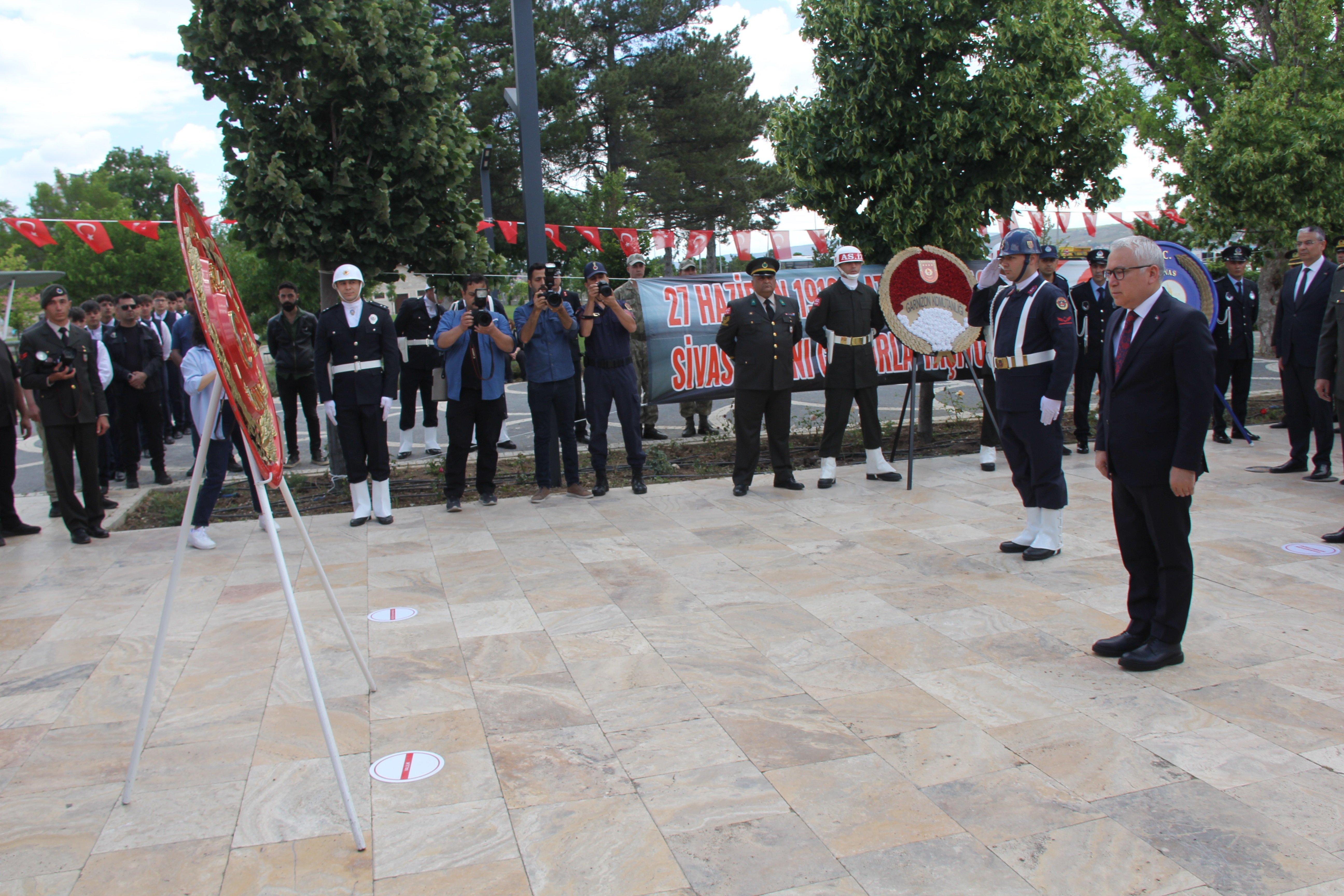 Atatürk Sivas 107. yıl töreni