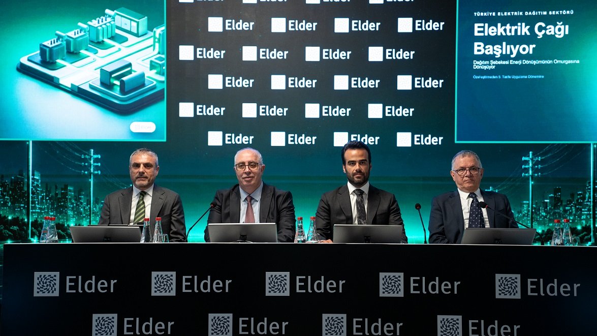 Elder Yönetim Kurulu Başkanı Barış Erdeniz, elektrik dağıtım yatırımları hakkında açıklama yapıyor