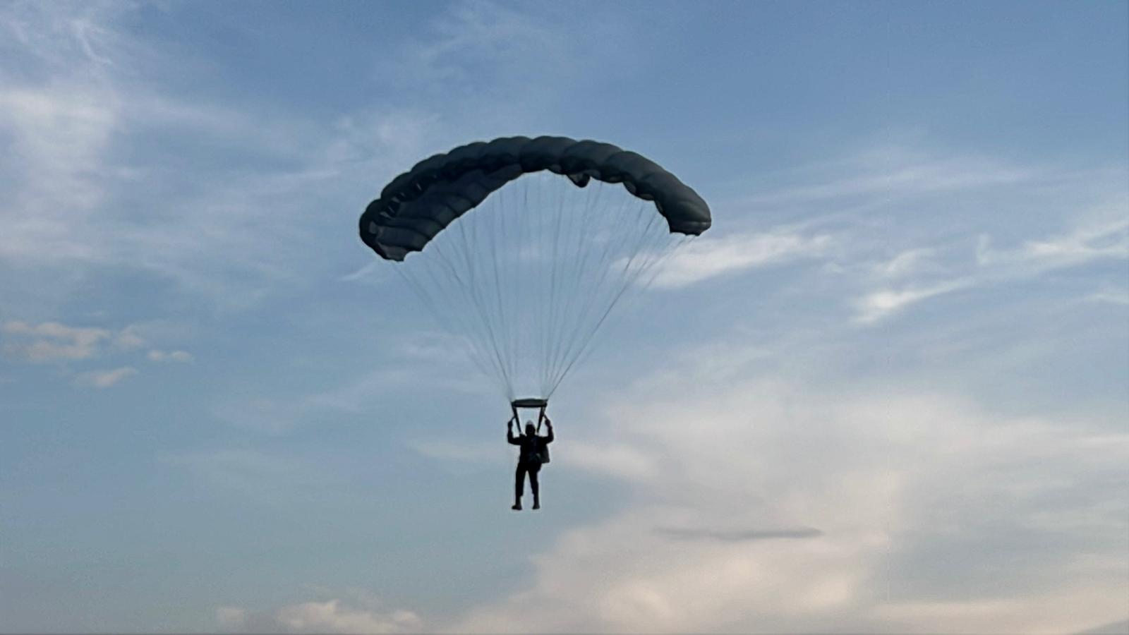 Jandarma 187. yıl JÖAK paraşüt atlayışı
