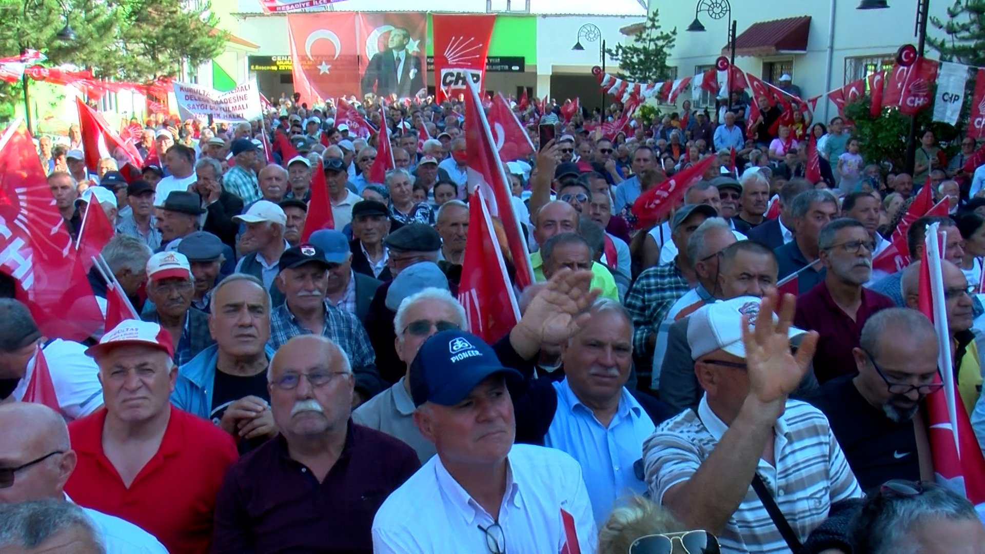 CHP Grup Başkanı Özgür Özel Tokat mitingi
