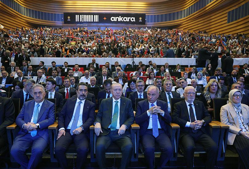 Cumhurbaşkanı Erdoğan konuşma yapıyor