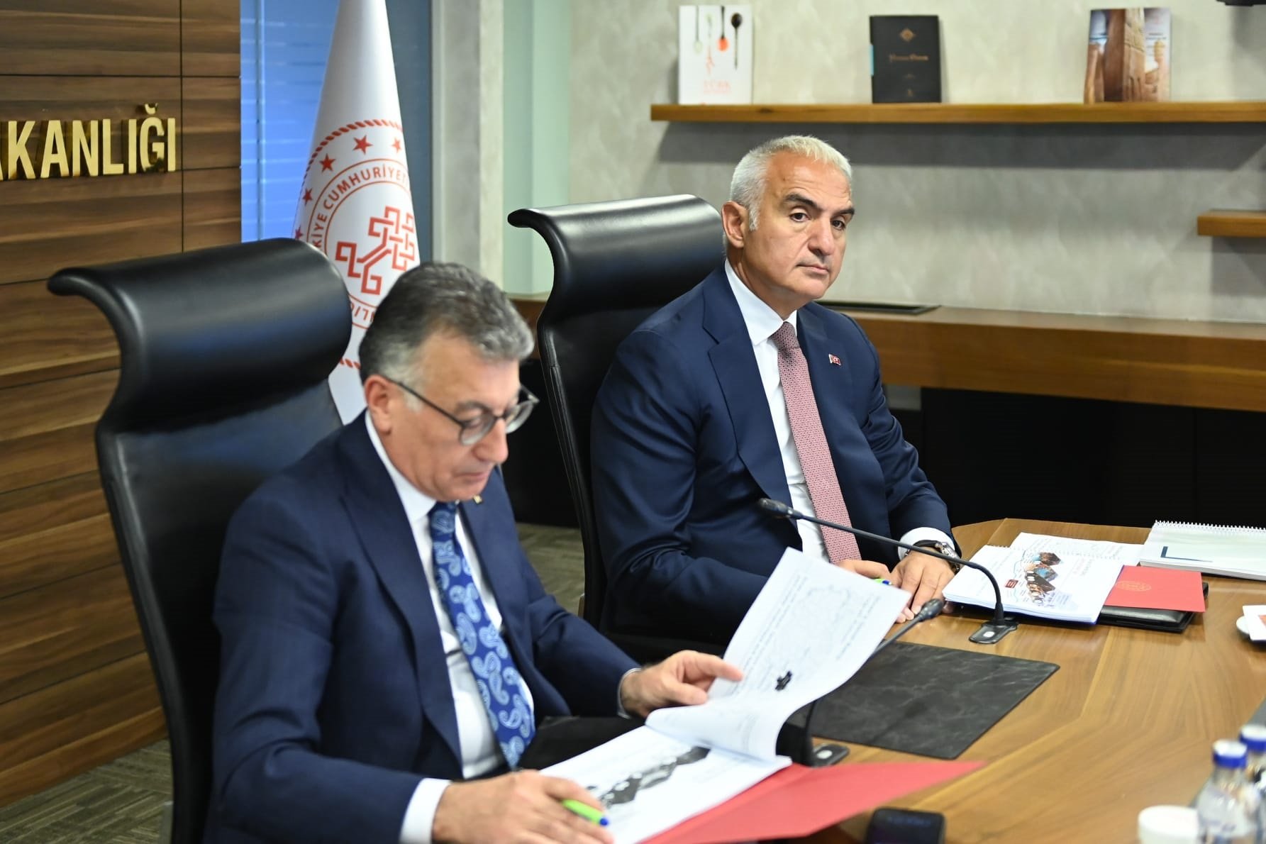 Sivas heyeti Bakan Ersoy ile bir araya geldi