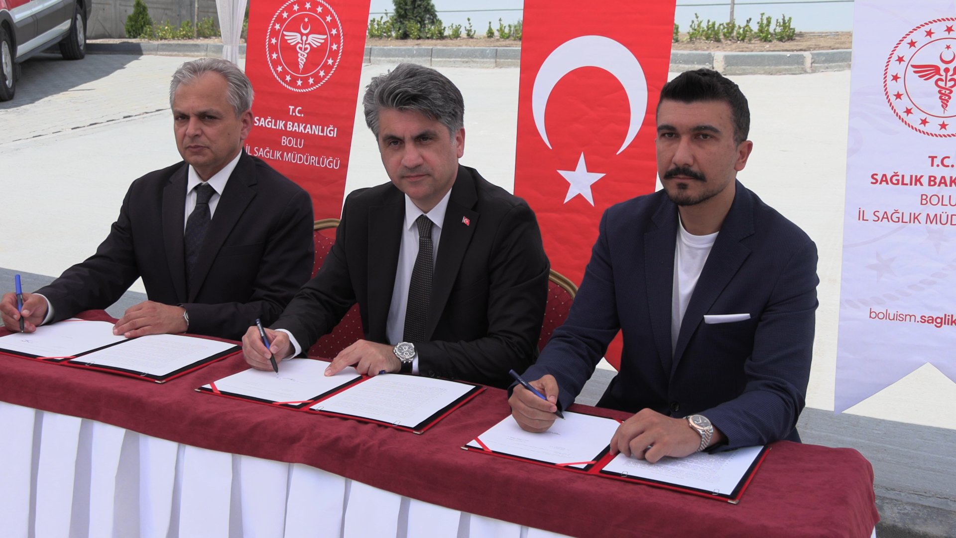 112 Acil İstasyonu açılış kurdelesi kesiliyor