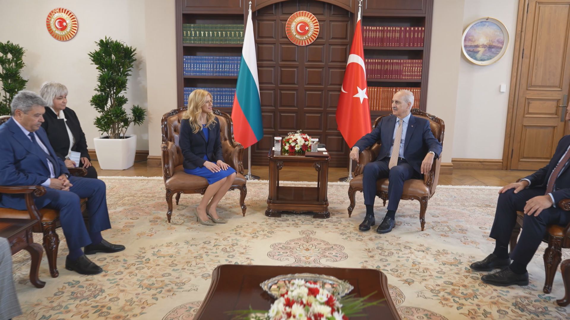 Kurtulmuş ve Dotsova İstanbul Çalışma Ofisinde bir araya geldi