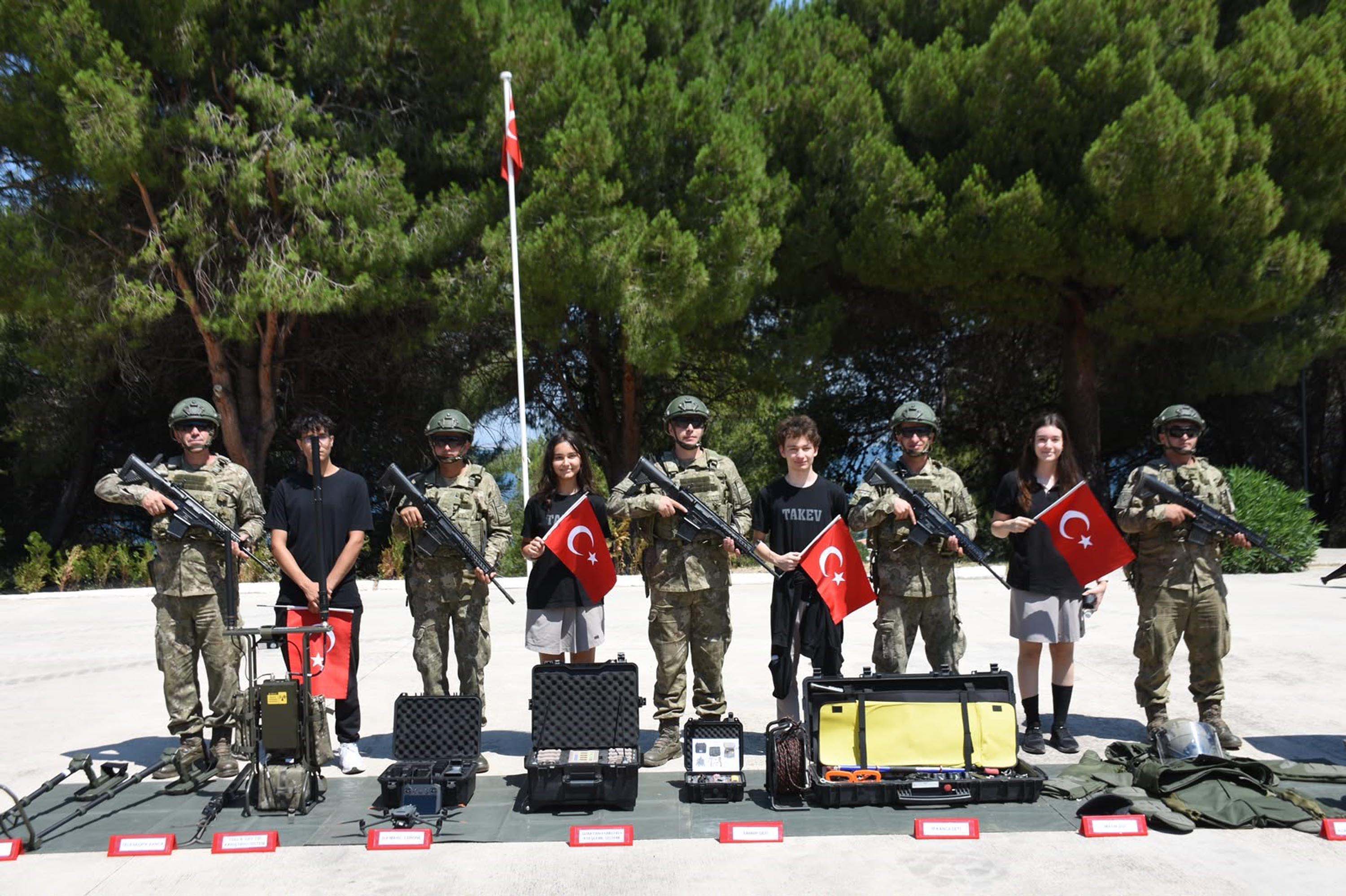 Sergilenen istihkam araçları