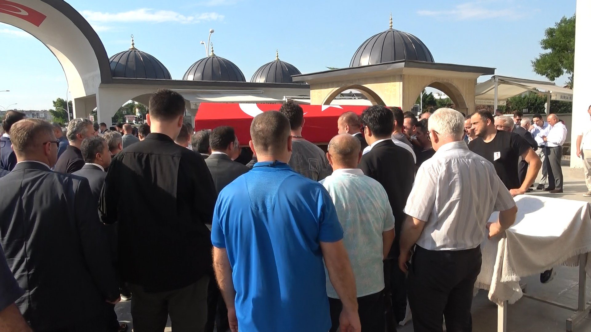 Cenaze defin işlemi