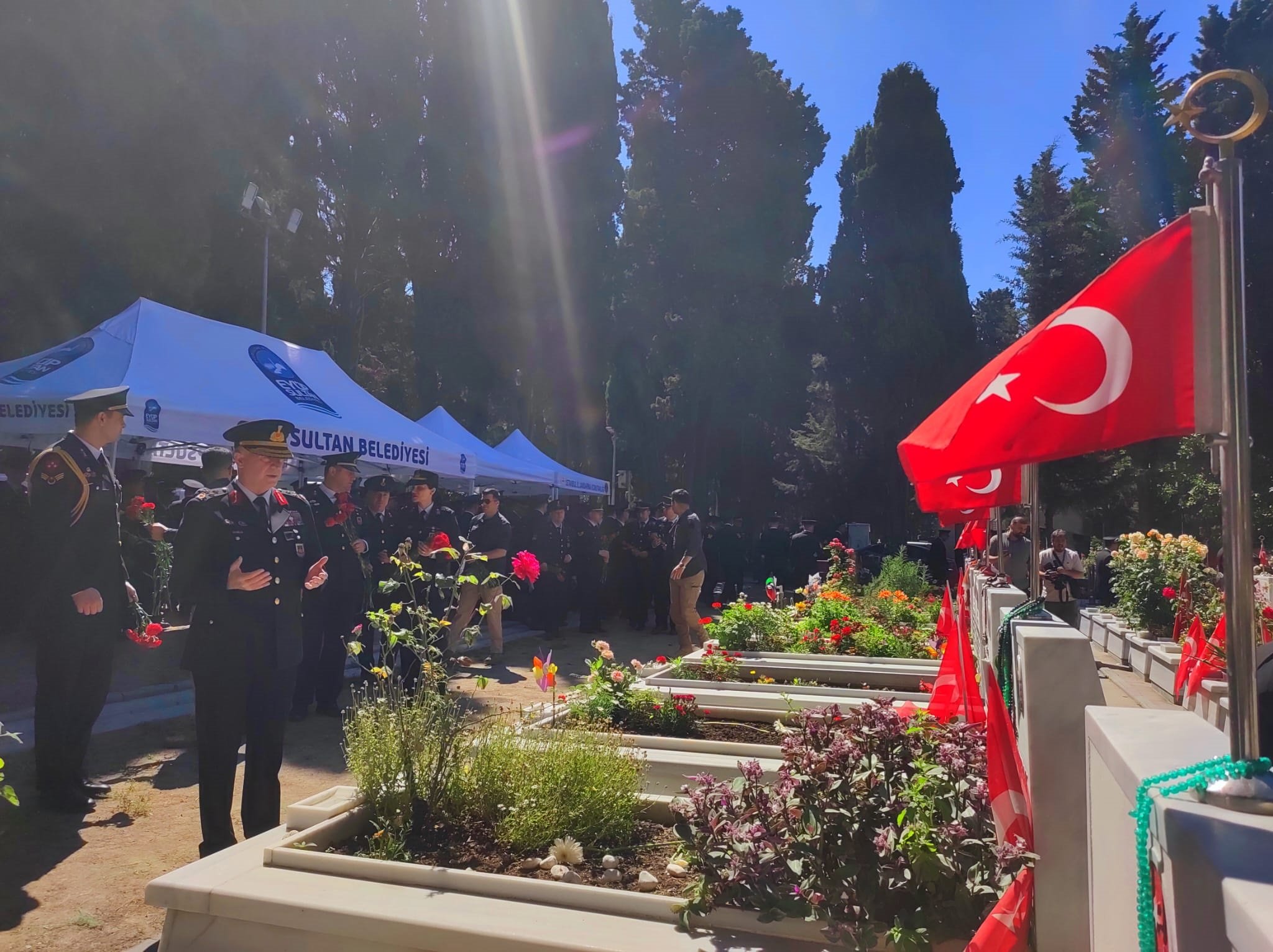 Jandarma Genel Komutanı Korgeneral Yusuf Kenan Topcu Edirnekapı Şehitliği