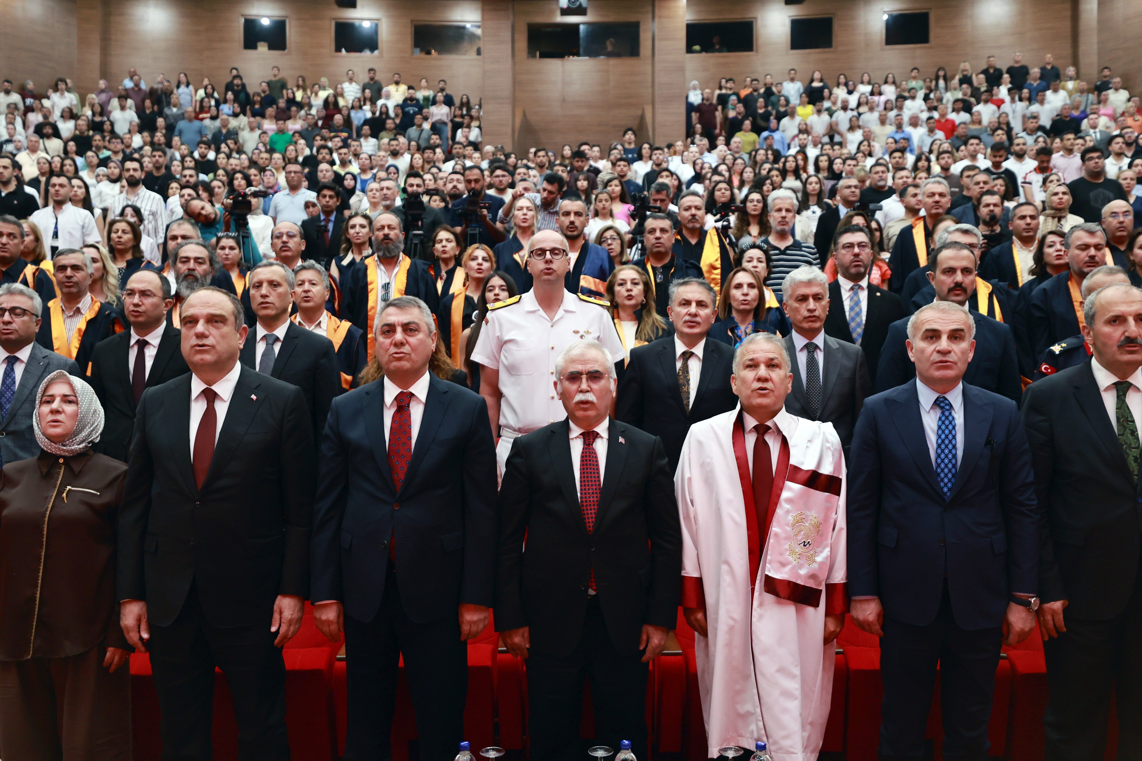Anayasa Mahkemesi Başkanı Kadir Özkaya öğrencilere hitap ediyor