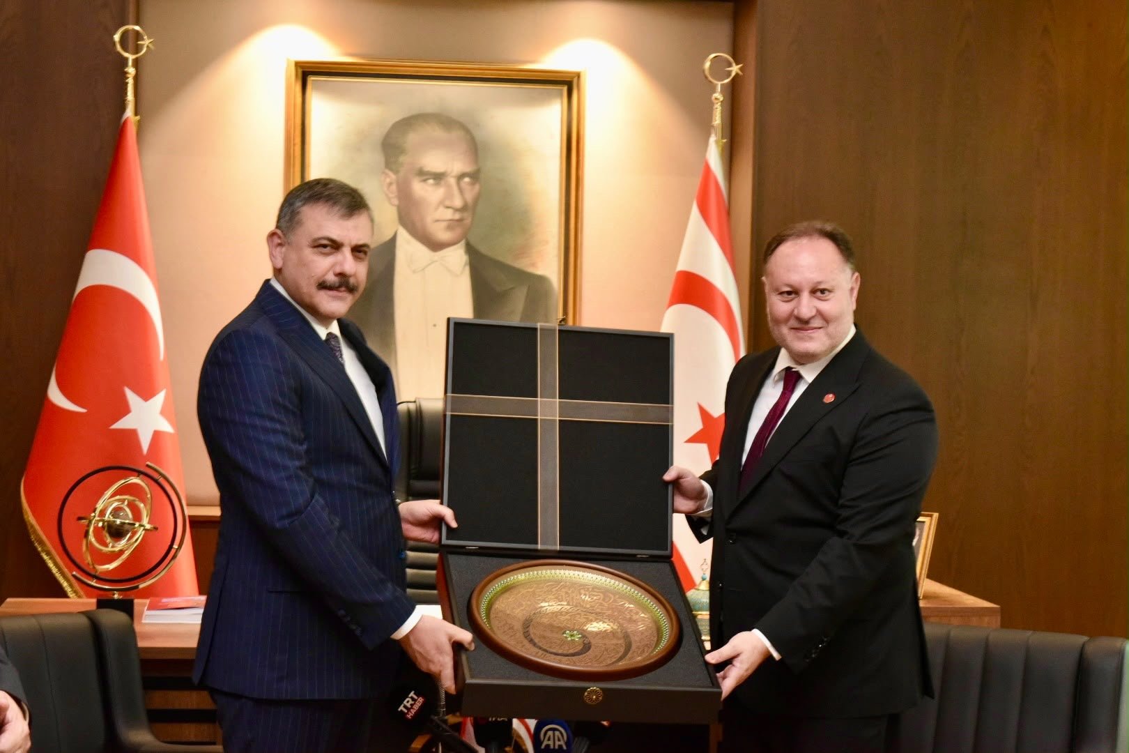 KKTC Meclis Başkanı Ziya Öztürkler ve İçişleri Bakanı Mustafa Çiftçi kabulde