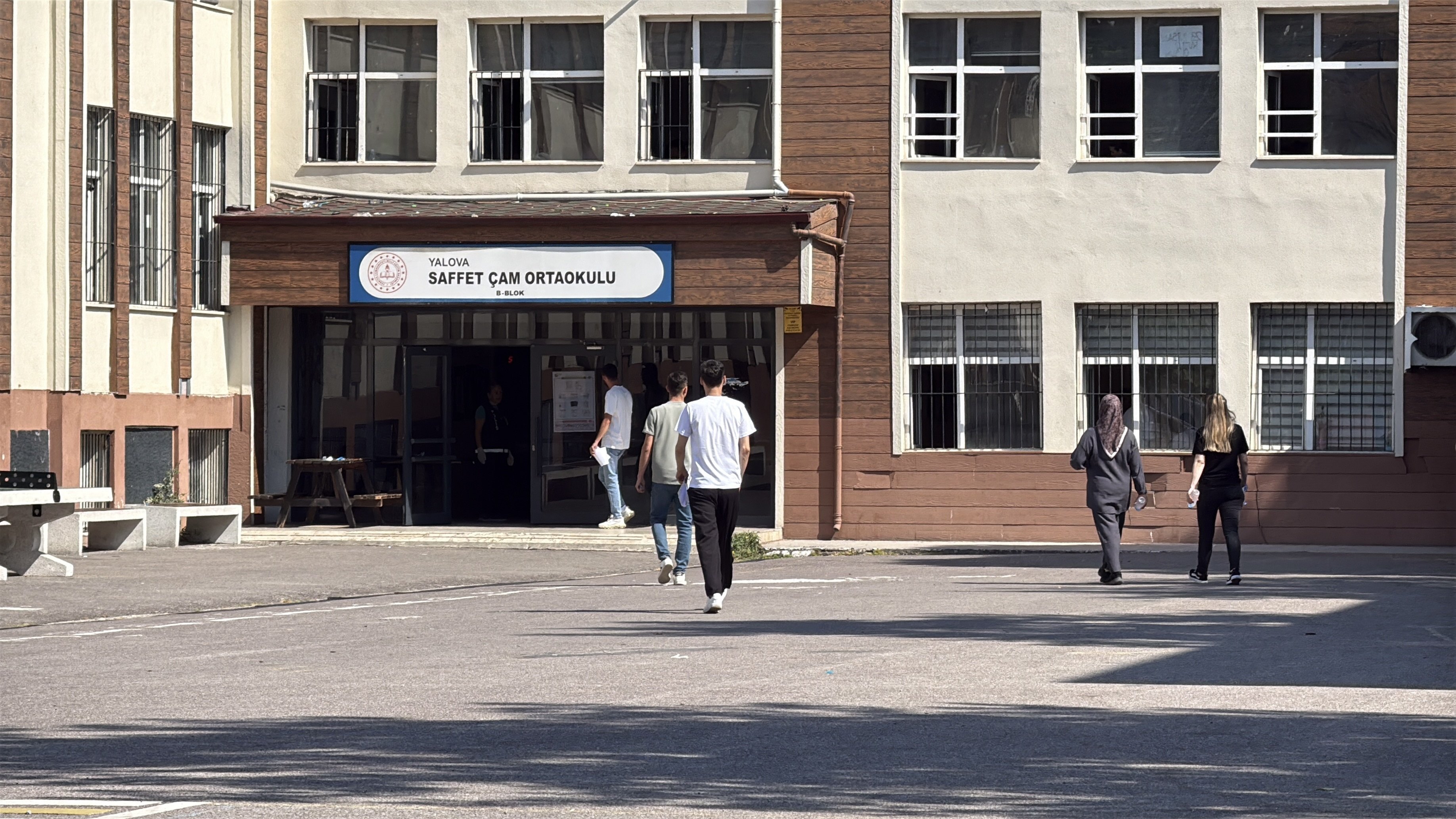 YKS sınavına geç kalan öğrenci jandarma yardımı