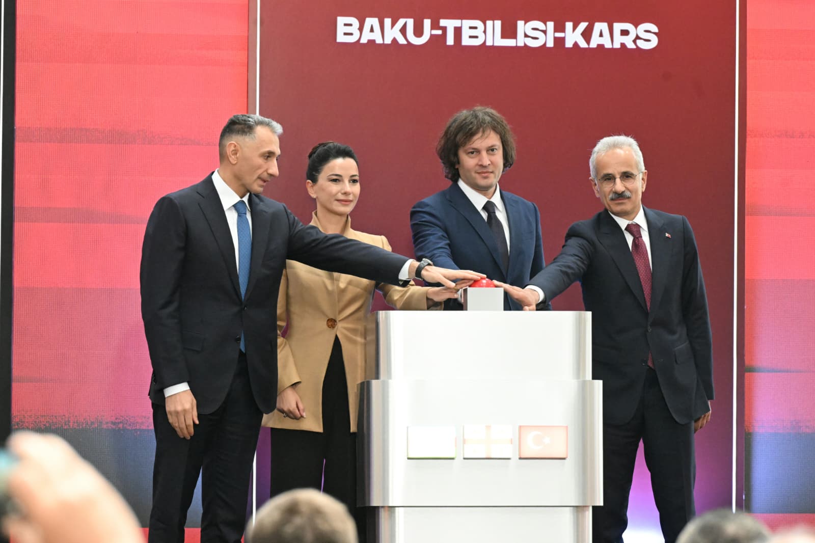Bakan Uraloğlu ve heyet törende