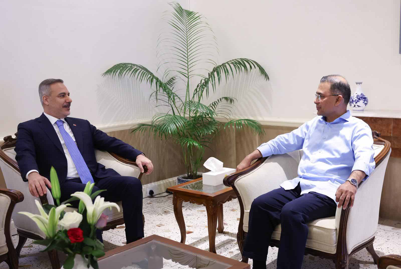 Dışişleri Bakanı Fidan, Bangladeş Başbakanı Rahman tarafından kabul edildi