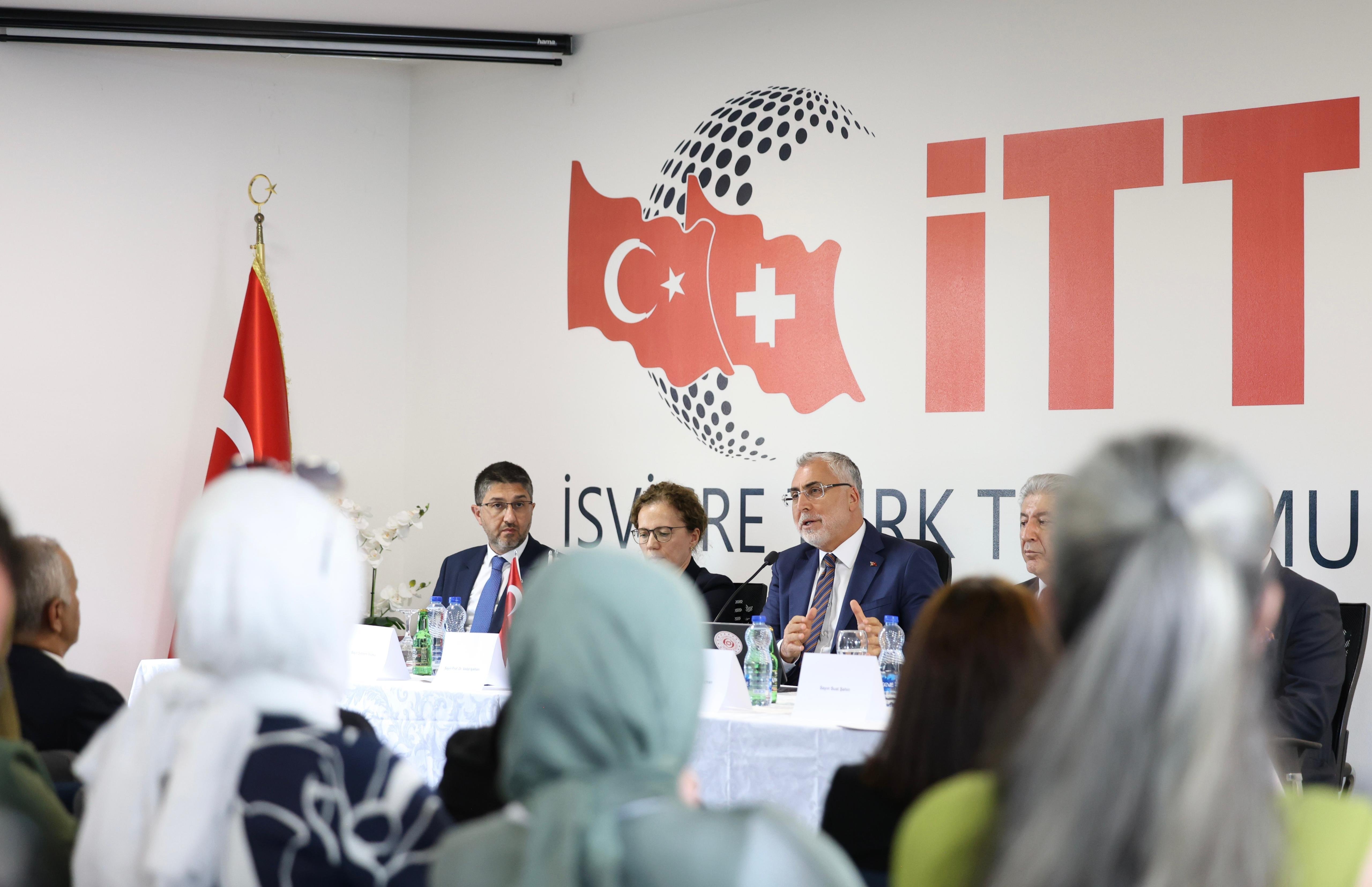 Bakan Işıkhan, gurbetçi vatandaşlarla bir araya geldi