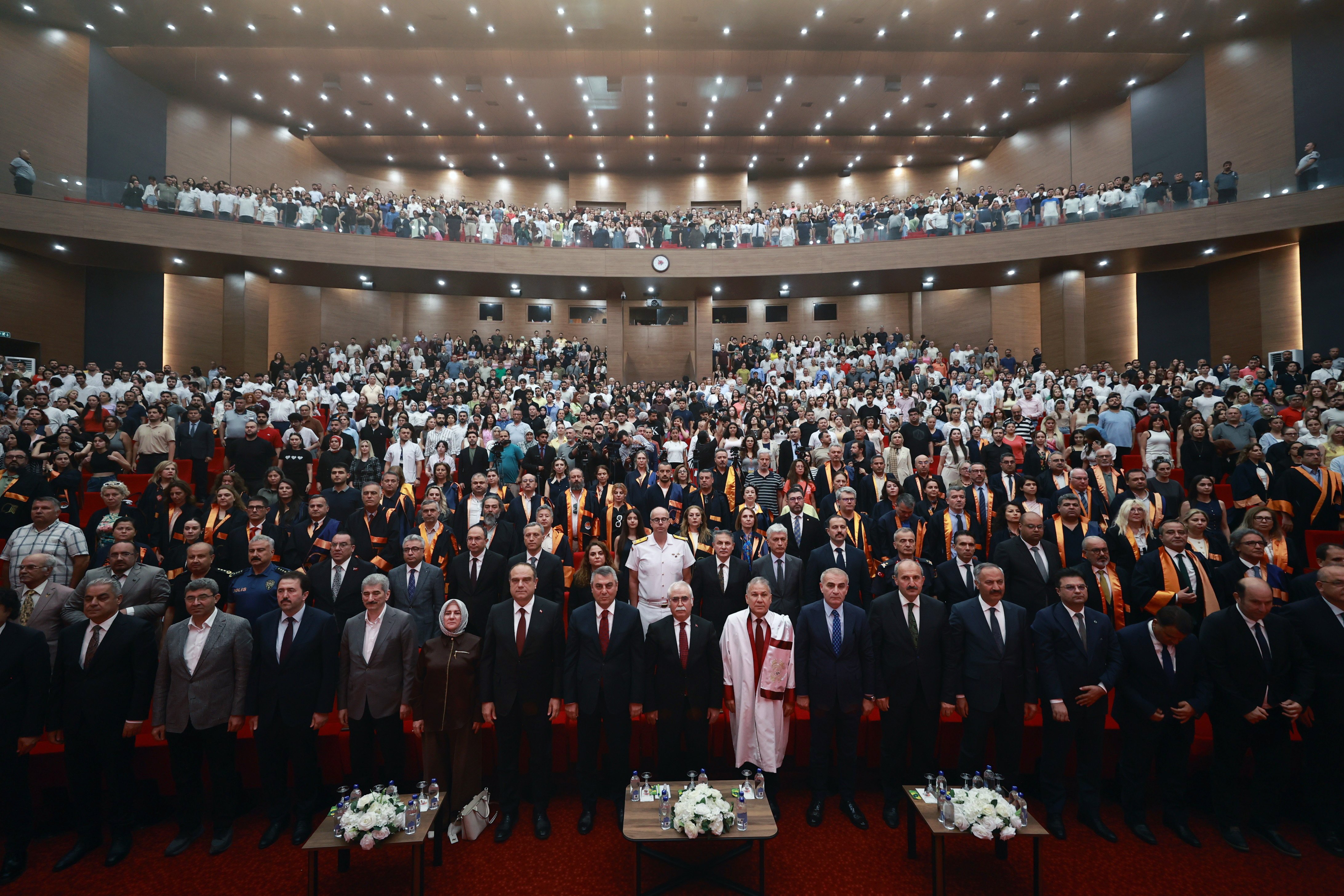Anayasa Mahkemesi Başkanı Kadir Özkaya Mersin Üniversitesinde öğrencilerle buluştu