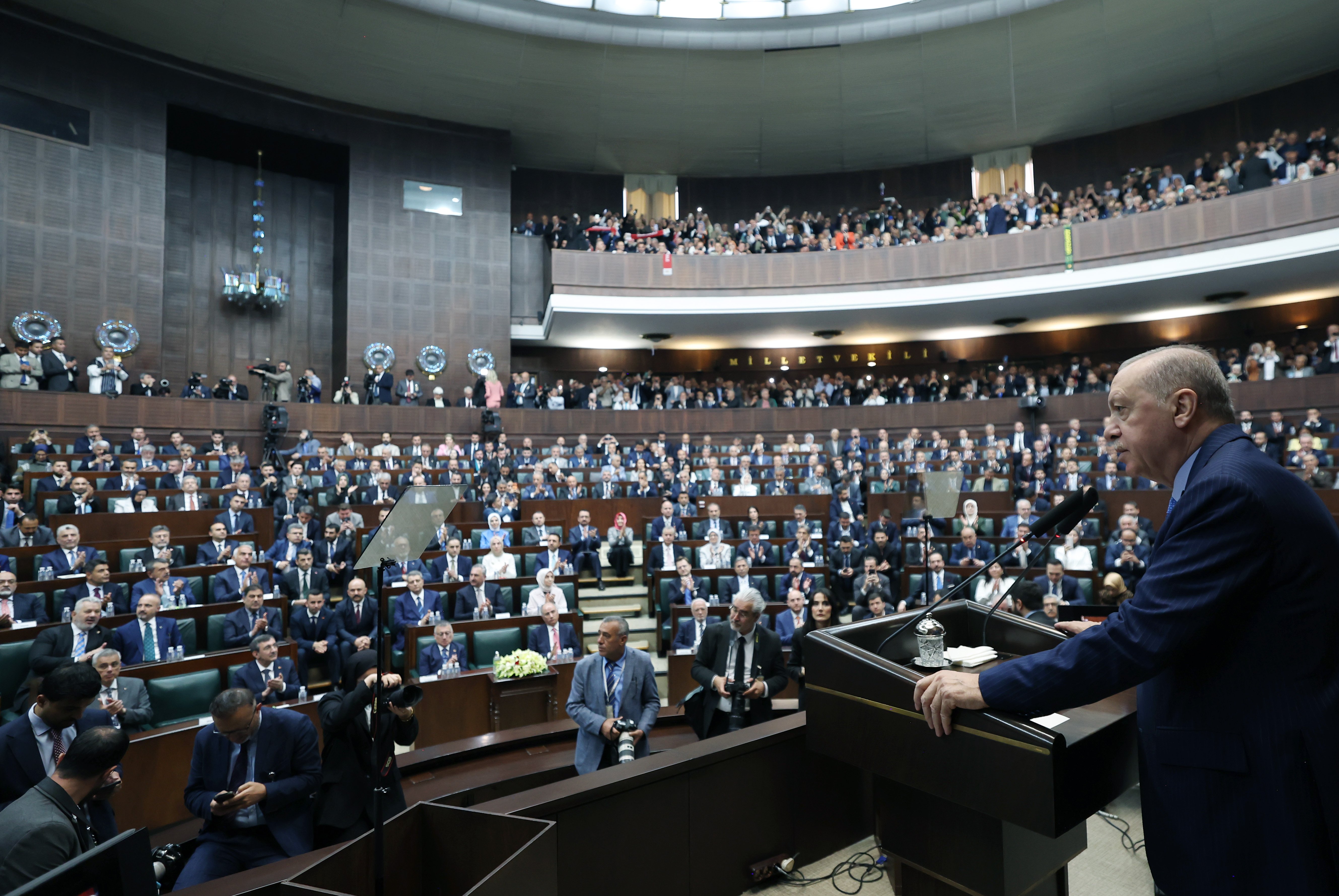 Cumhurbaşkanı Erdoğan, grup toplantısında konuşurken