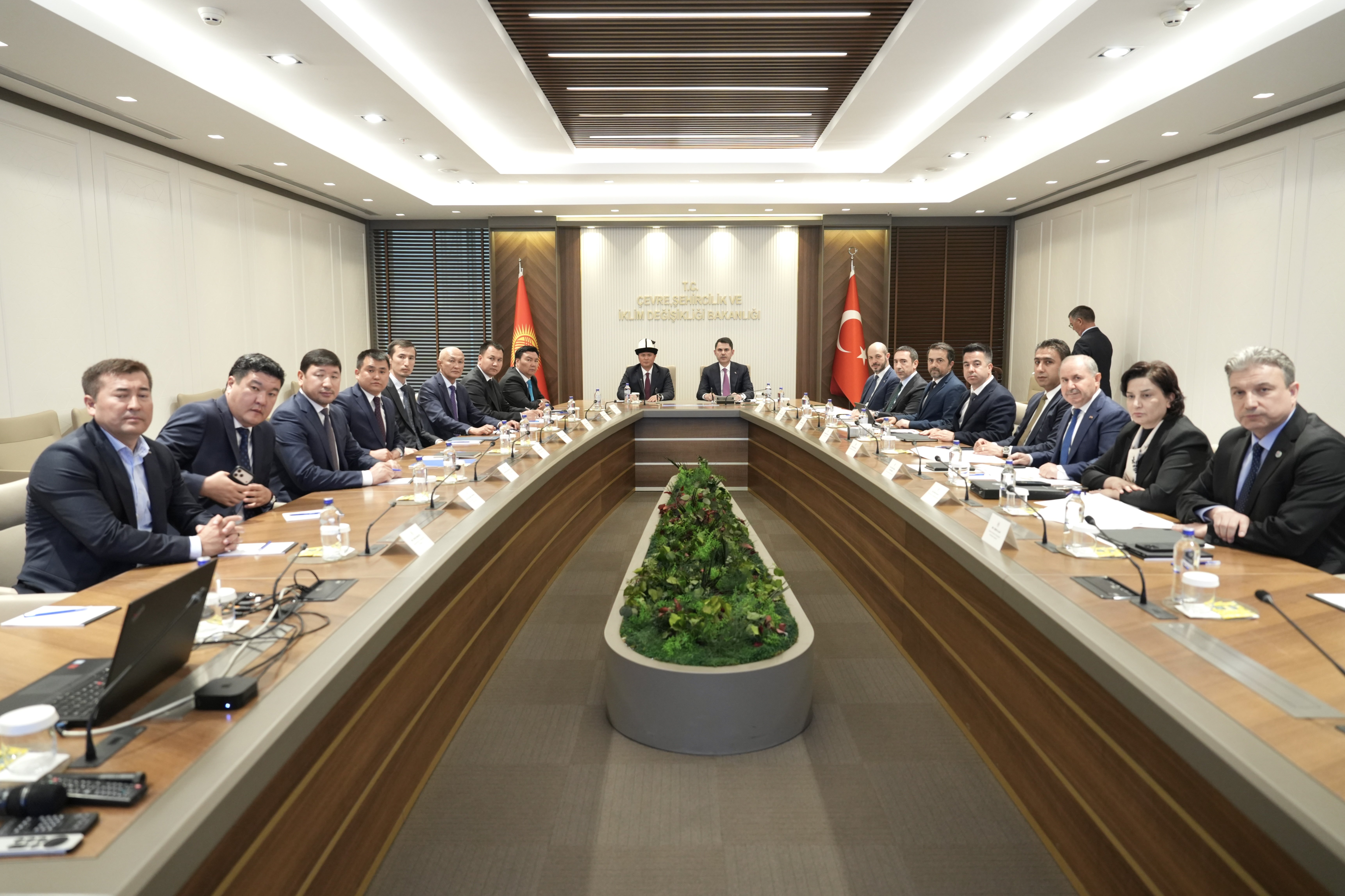 Murat Kurum Kırgızistan