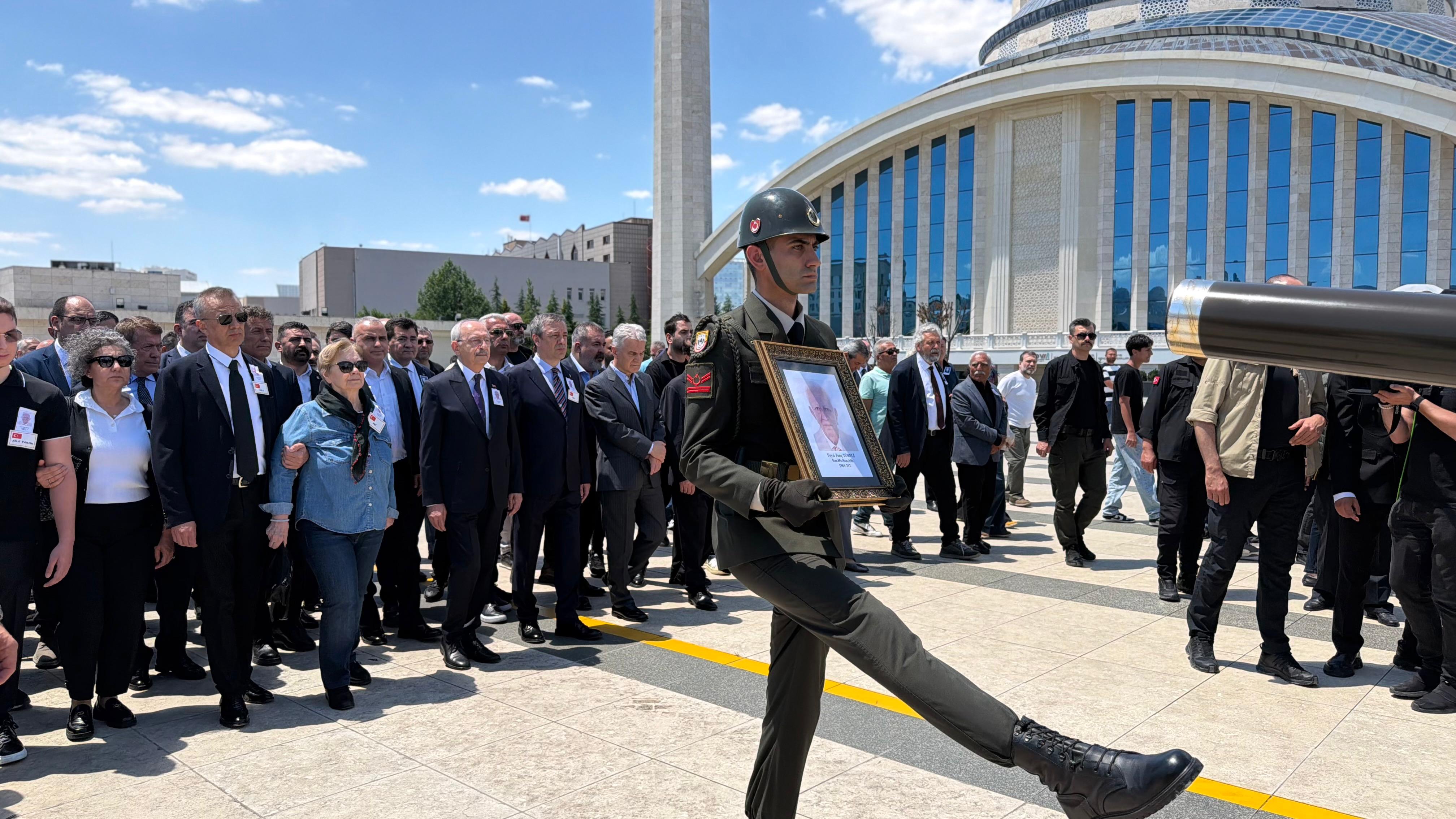 Cenaze töreni katılımcılar