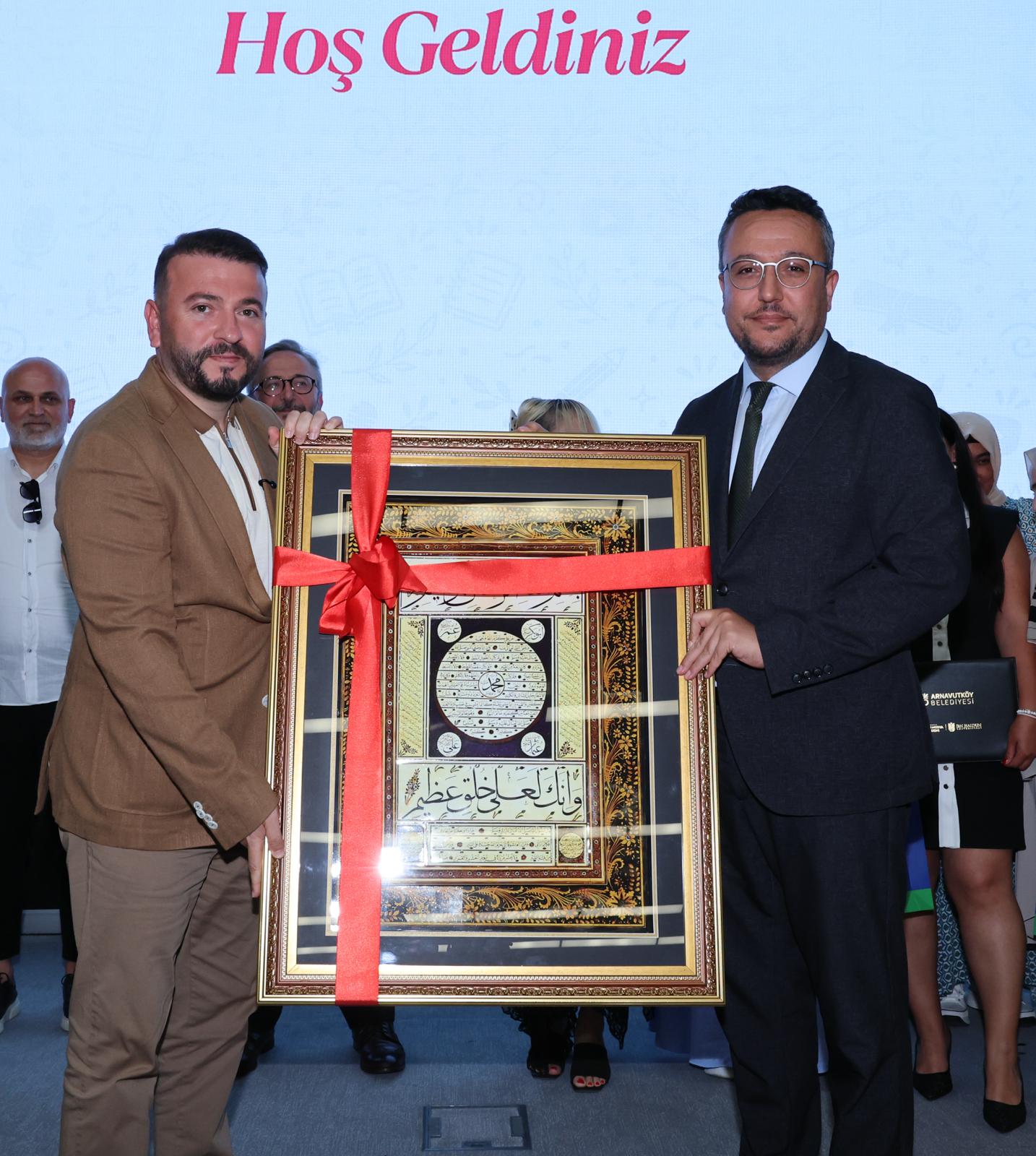 Doç. Dr. Mehmet Karanfiloğlu mezuniyet töreninde konuşuyor