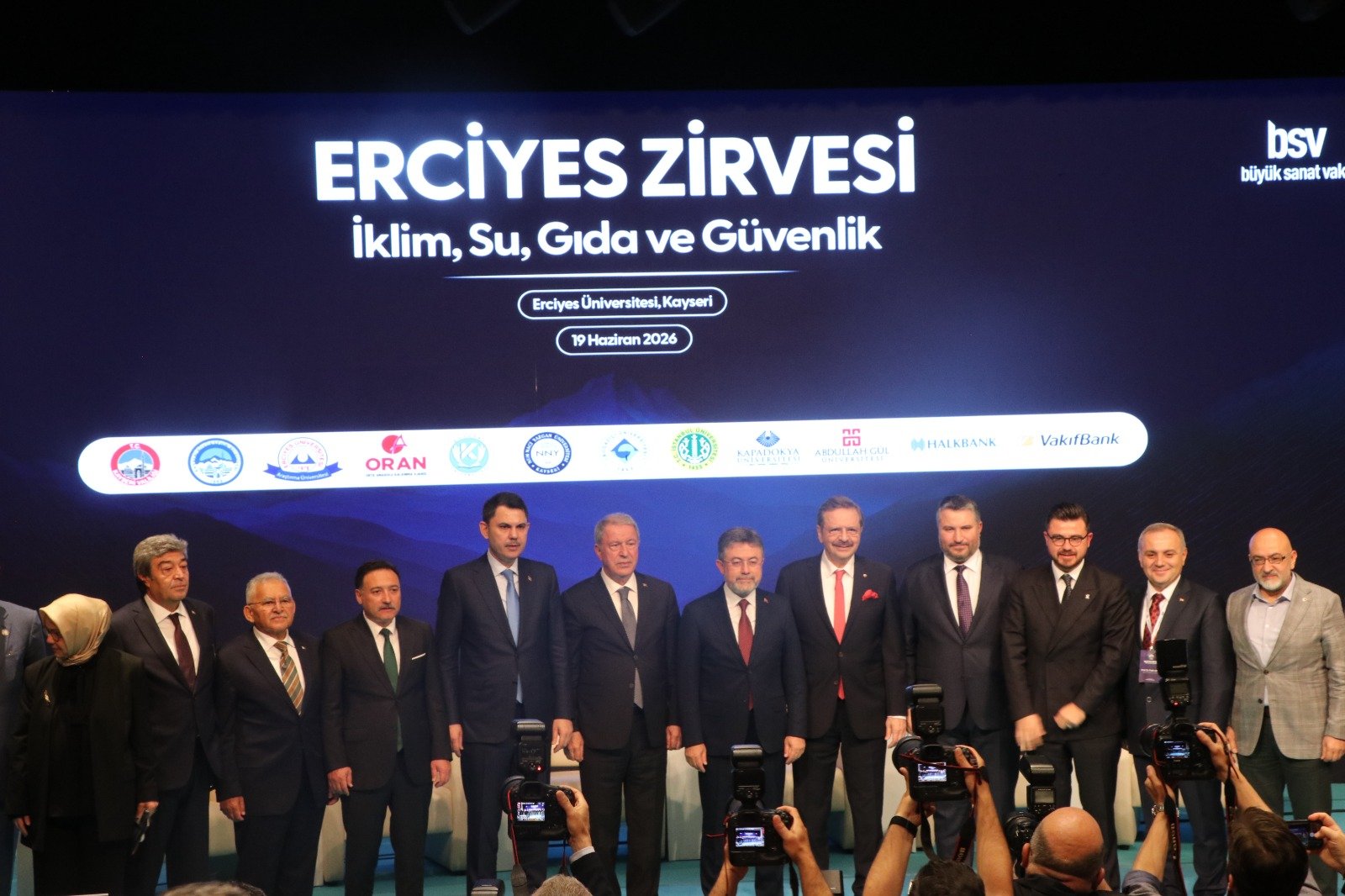 Erciyes Zirvesi katılımcıları ve protokol