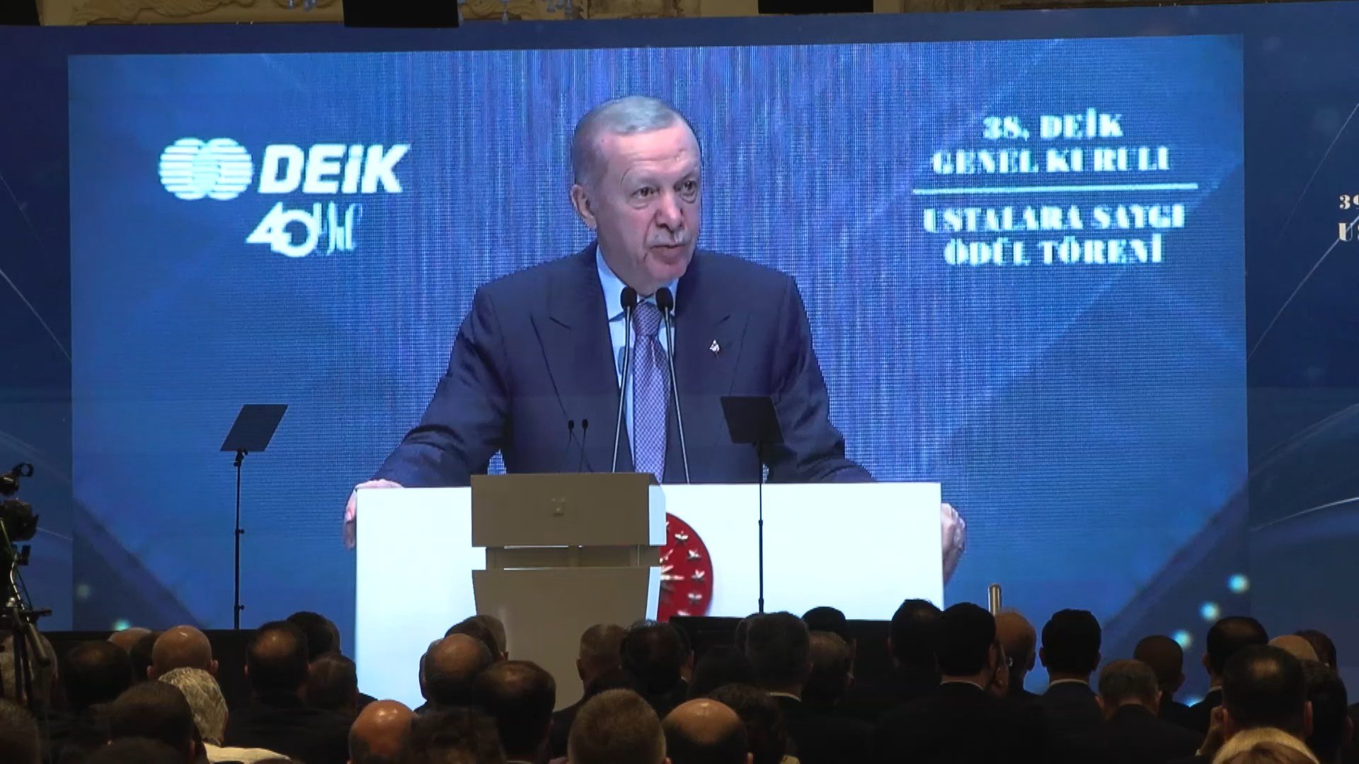 Ticaret Bakanı Ömer Bolat DEİK toplantısında konuşuyor