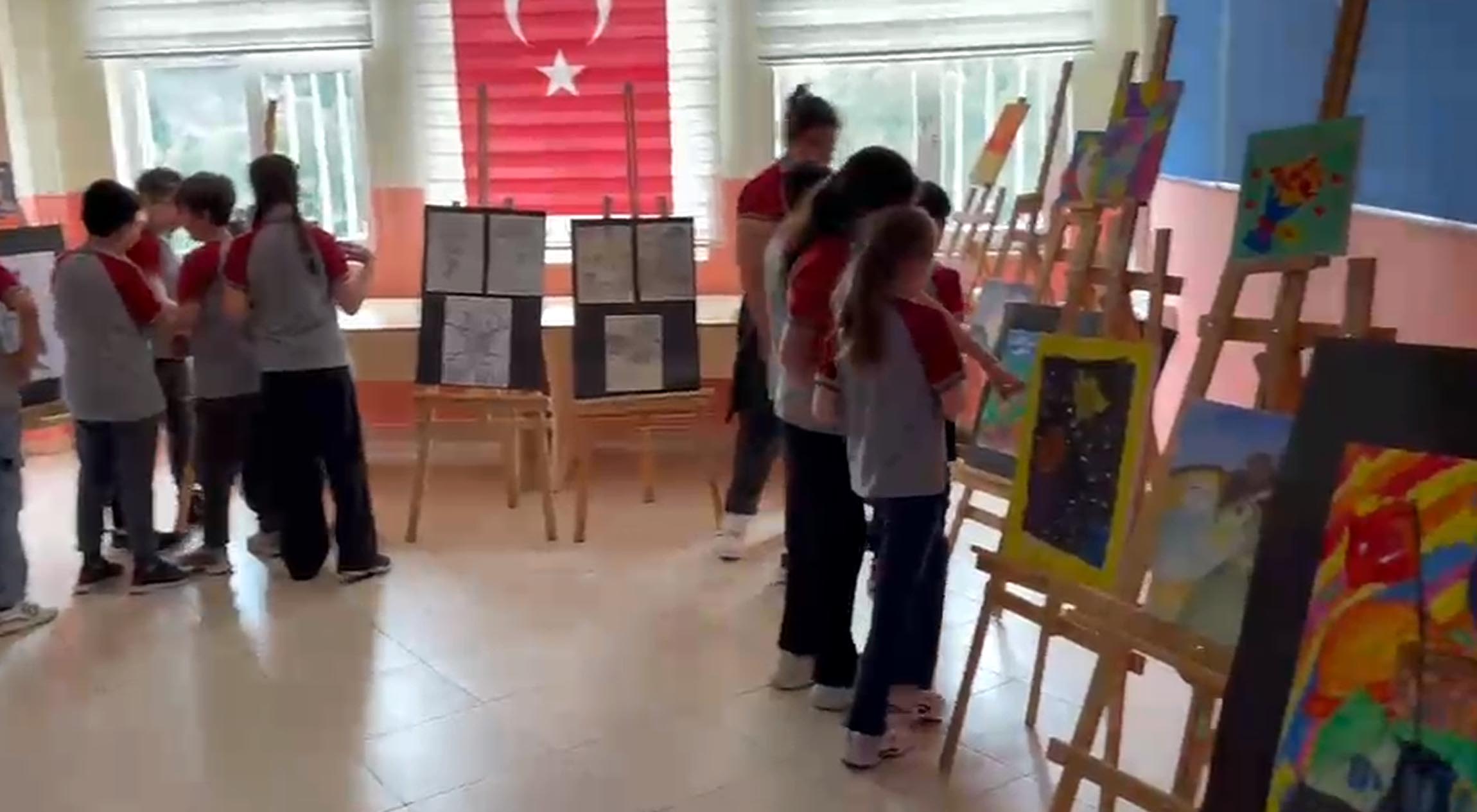 Sergi katılımcıları