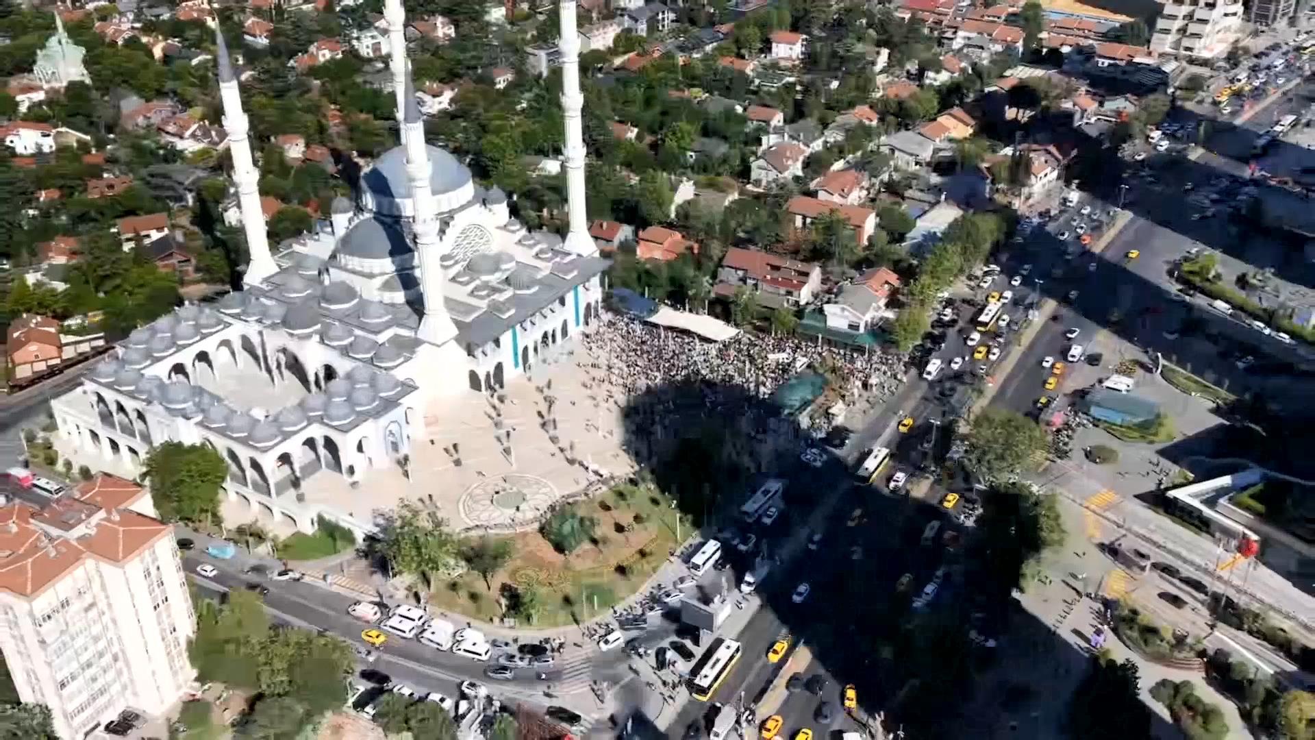 Kadir İnanır cenaze namazı