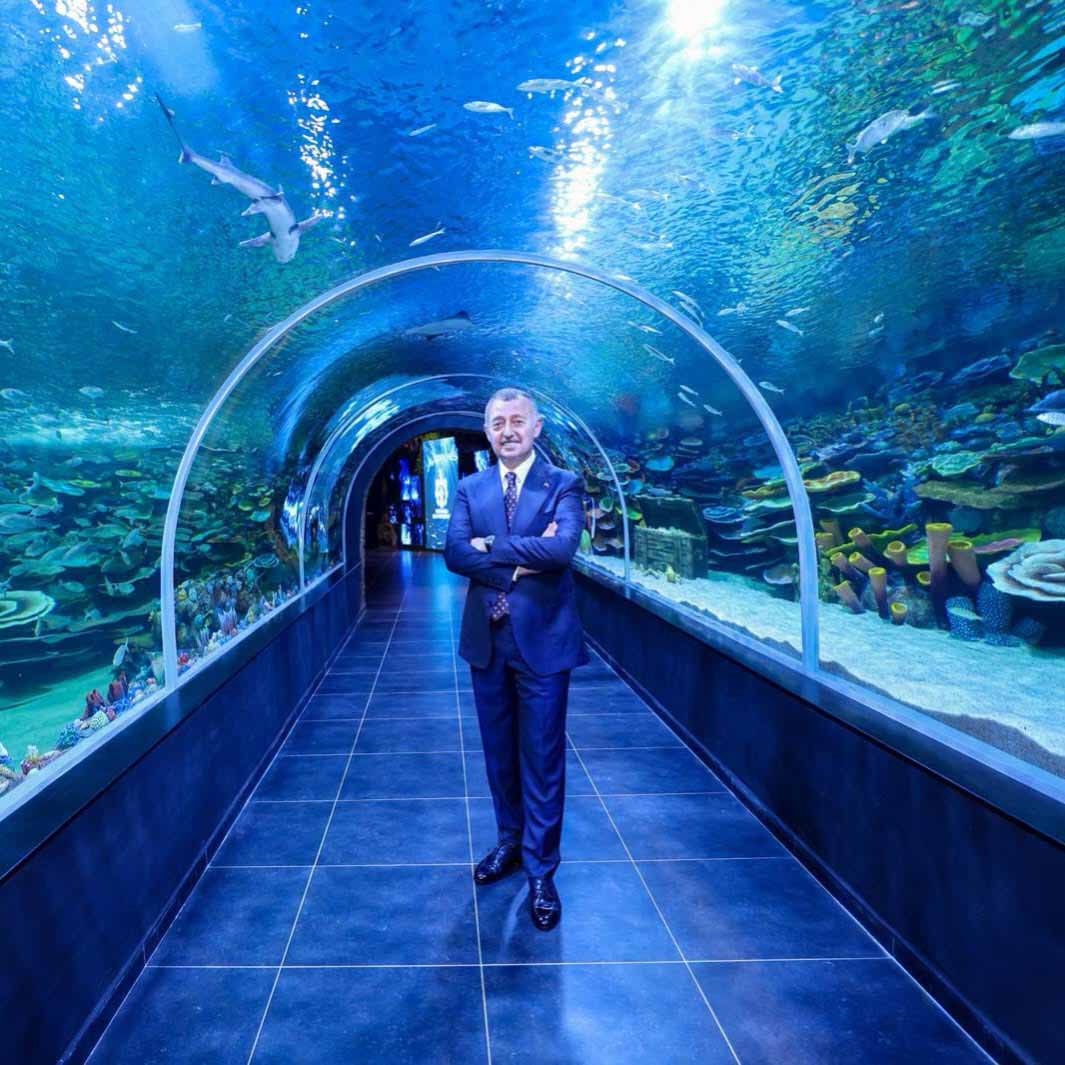 Kocaeli Büyükşehir Belediye Başkanı Tahir Büyükakın Körfez Aqua Kıtalar Akvaryumu ve ücretsiz ziyaret süresi uzatıldı