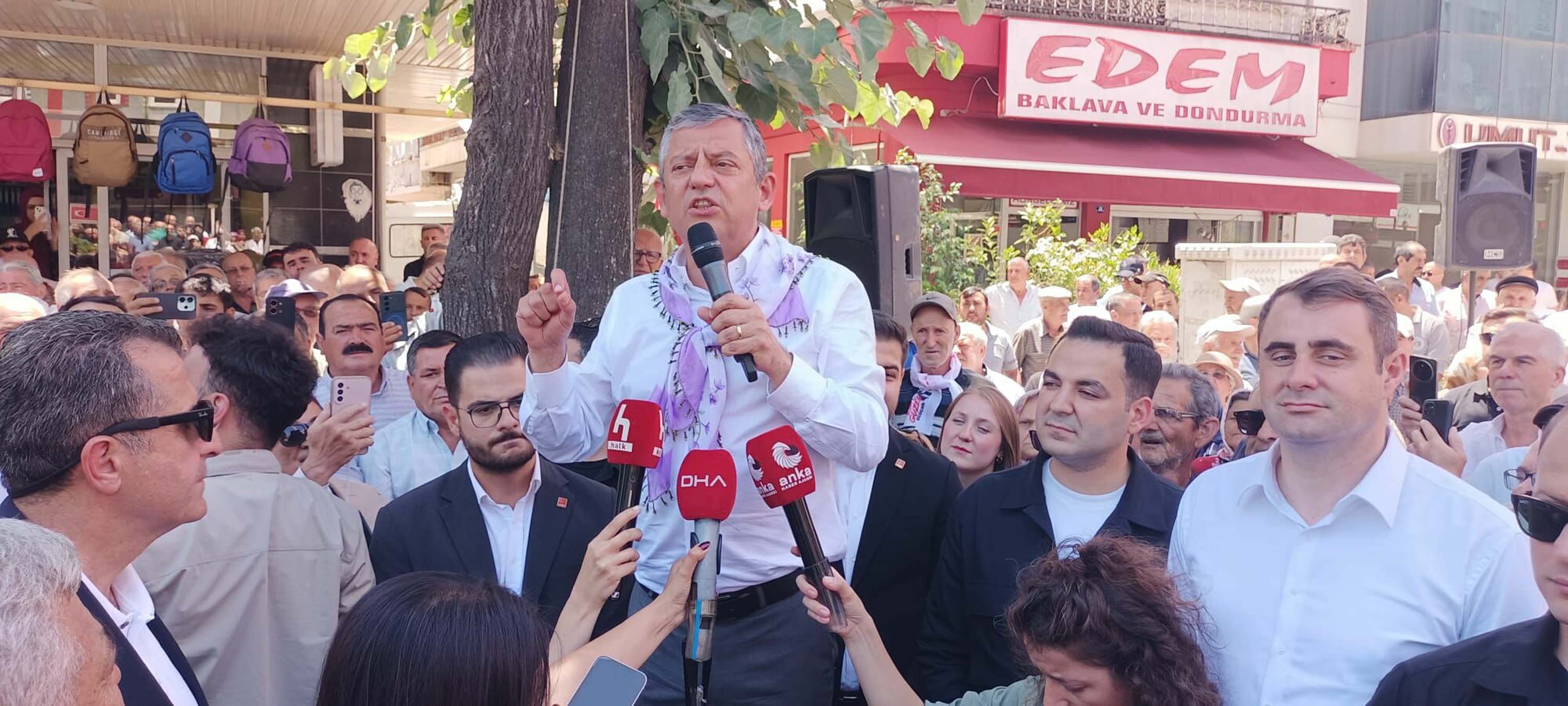 Özgür Özel Cumhuriyet Meydanı konuşması