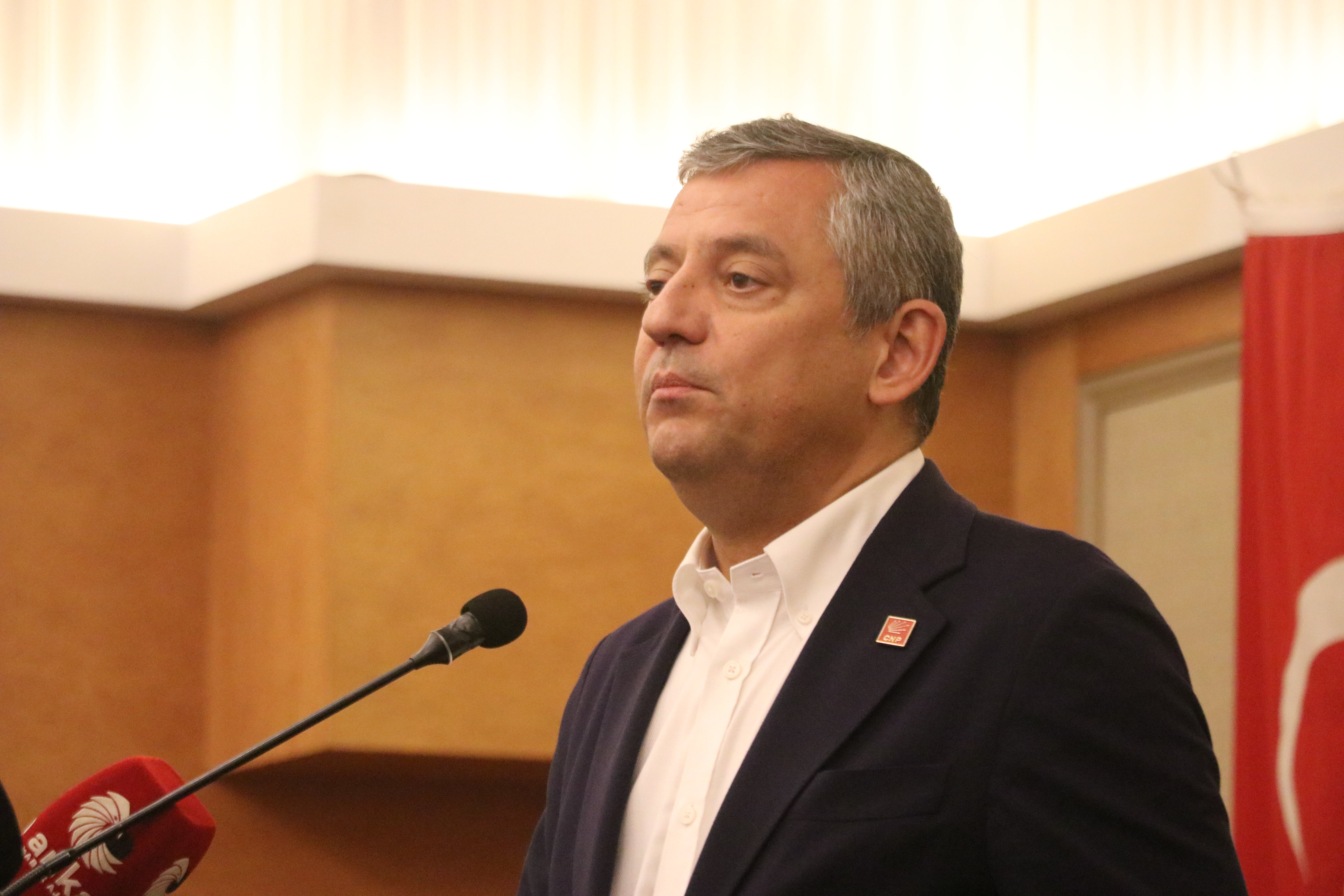 Özgür Özel konuşuyor
