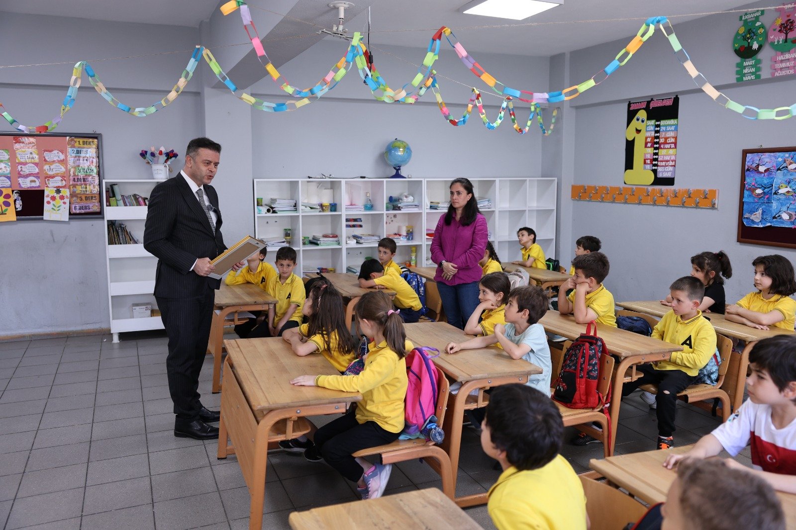 Bakan Yusuf Tekin ve öğrenciler görüntülü görüşme