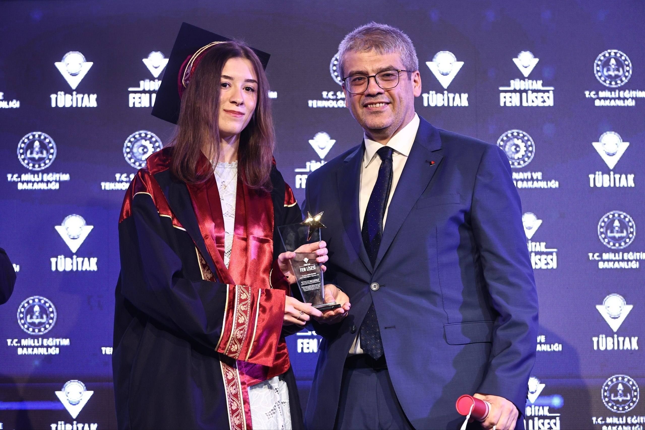 TÜBİTAK Fen Lisesi Bakan Kacır hatıra fotoğrafı