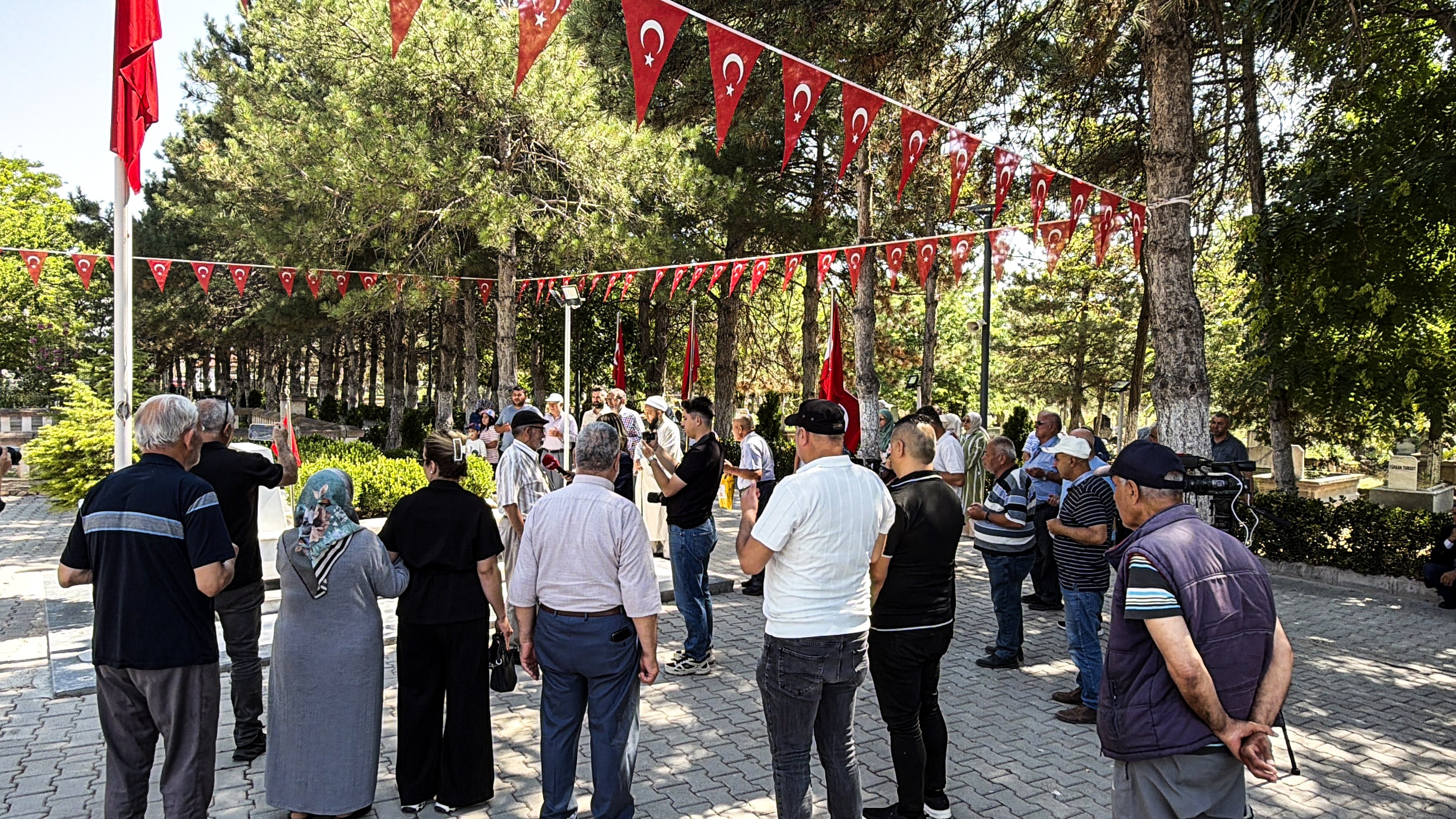 Ömer Halisdemir kabri ziyaretçi akını