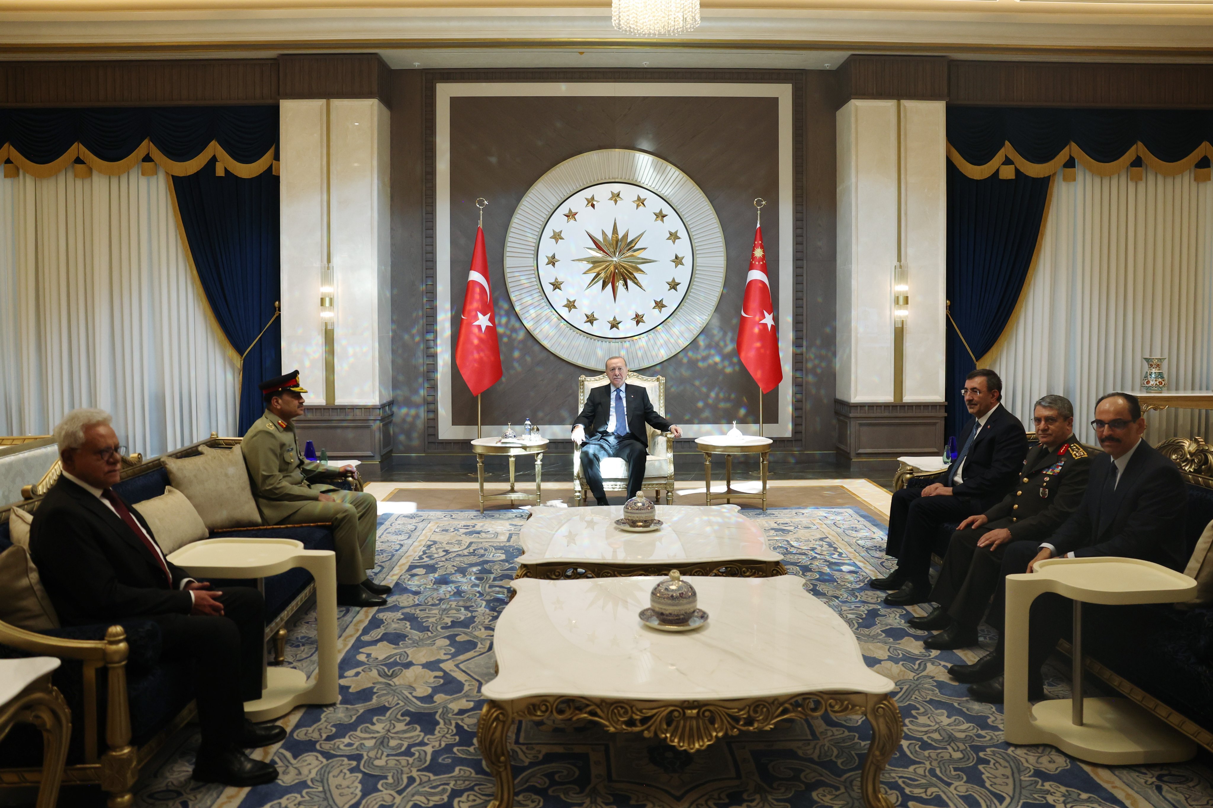Cumhurbaşkanı Erdoğan Pakistan Savunma Kuvvetleri Komutanı Munir