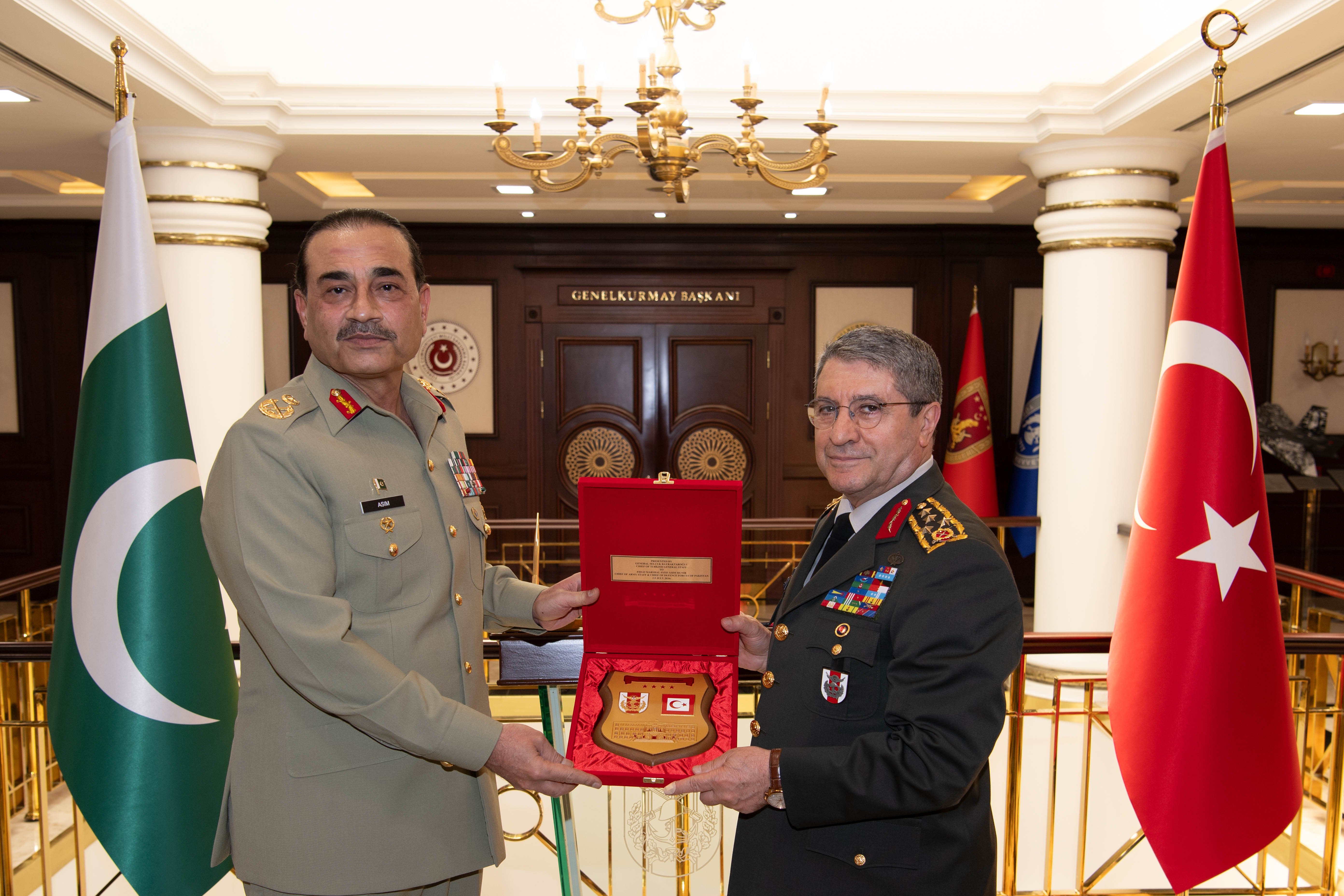 Genelkurmay Başkanı Orgeneral Selçuk Bayraktaroğlu Pakistan Savunma Kuvvetleri Komutanı