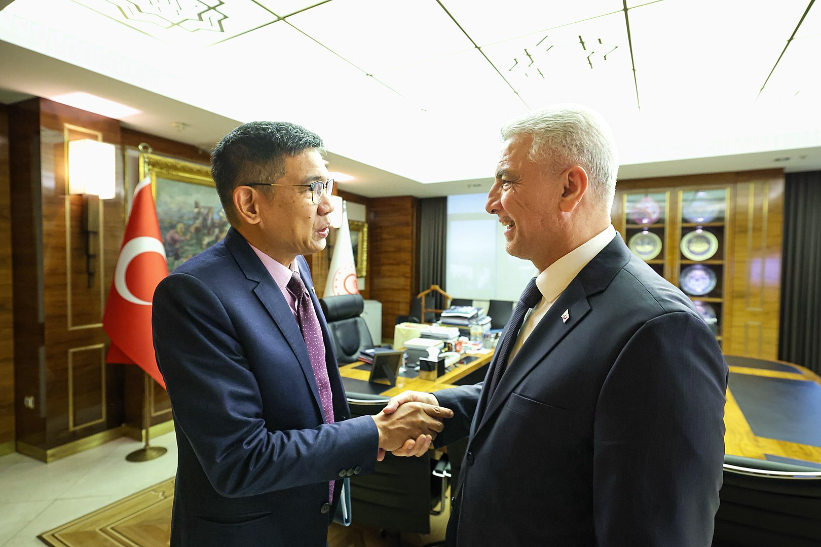 Ticaret Bakanı Ömer Bolat ve Malezya Büyükelçisi Adlan Mohd Shaffieq
