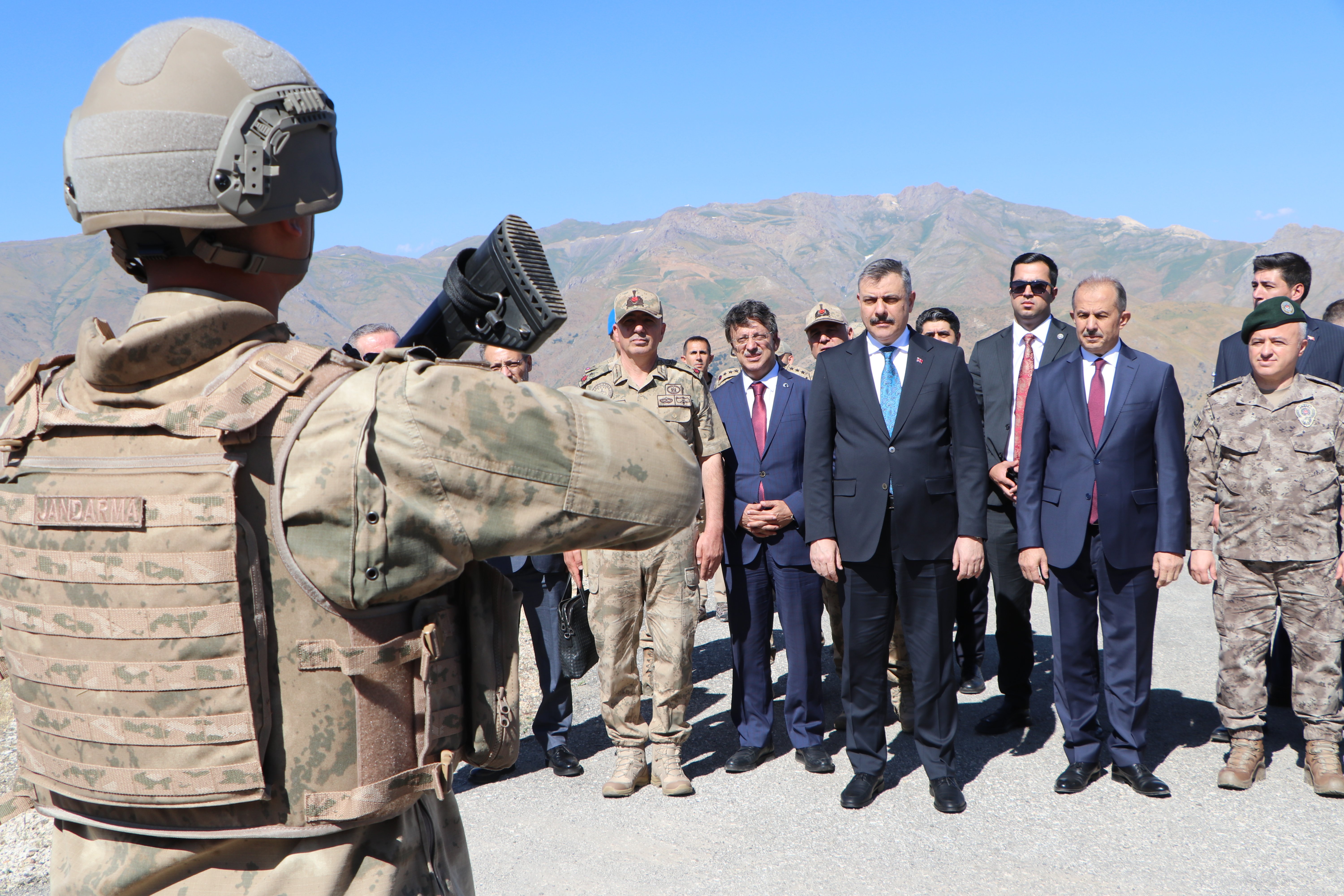 Bakan Çiftçi üs bölgesinde
