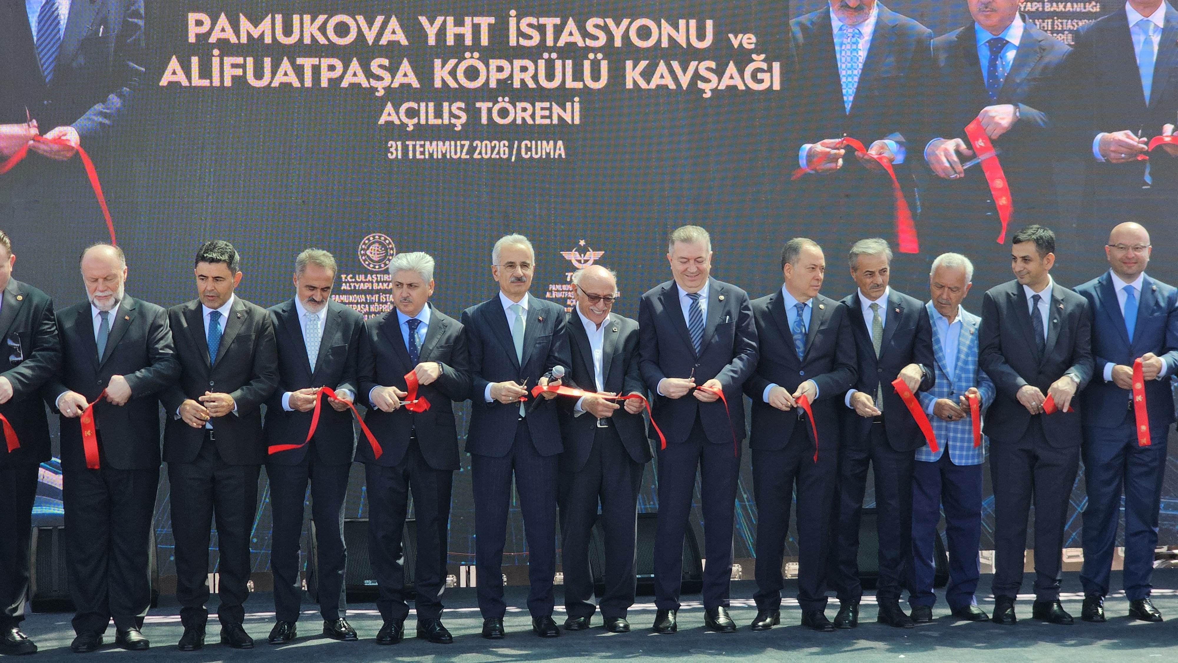 Bakan Uraloğlu açıklama yapıyor