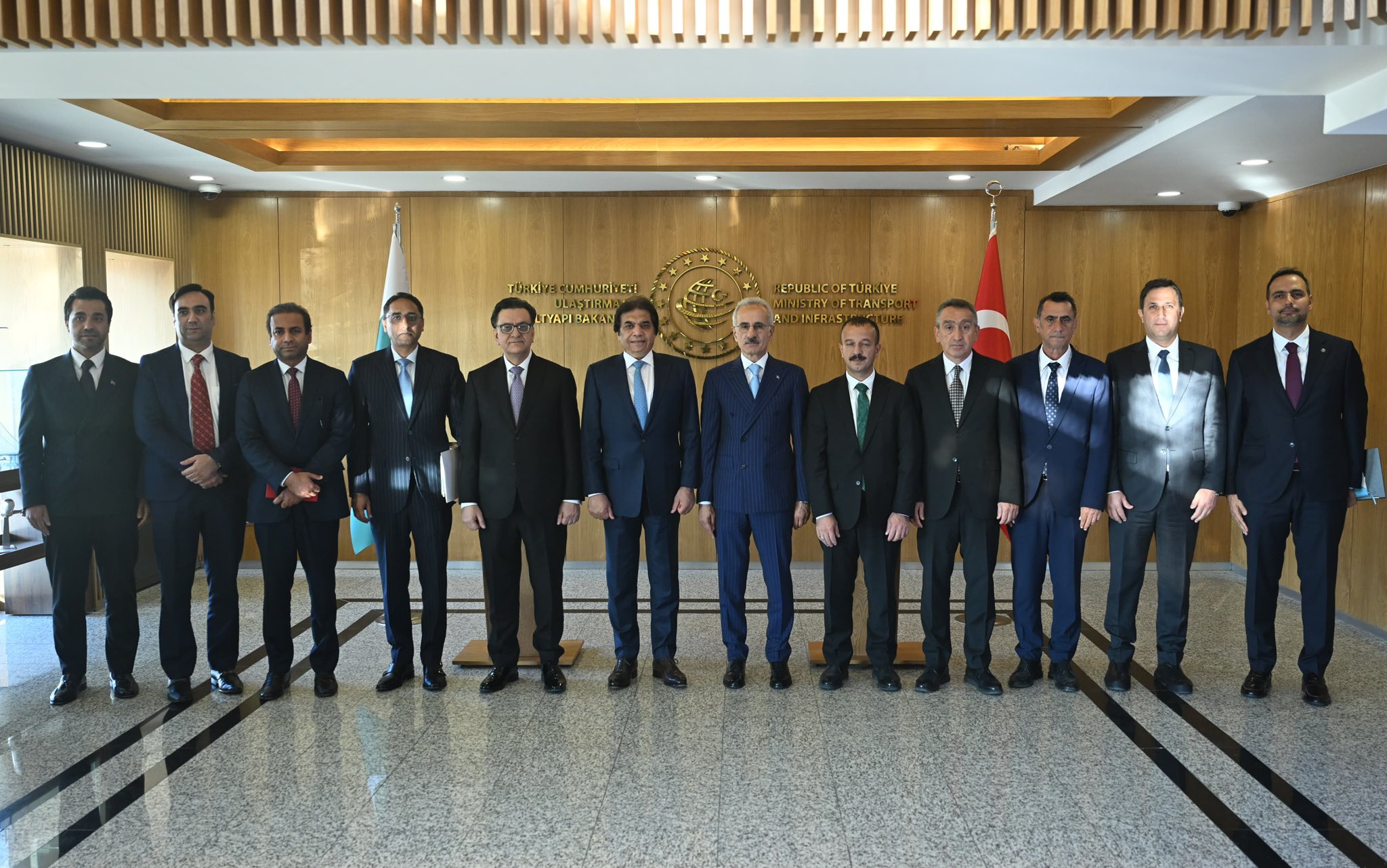 Ulaştırma ve Altyapı Bakanı Abdulkadir Uraloğlu Pakistan Federal Demiryolları Bakanı Muhammad Hanif Abbasi görüşmesi