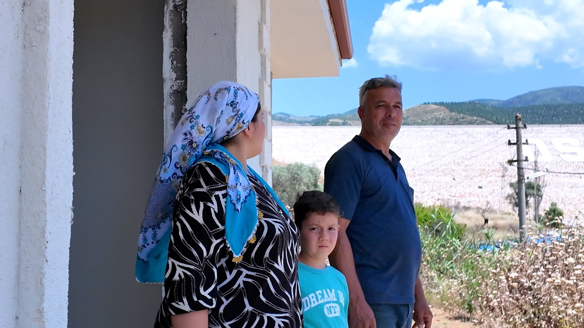 Bakan Murat Kurum Ödemişli çocukla sohbet ediyor