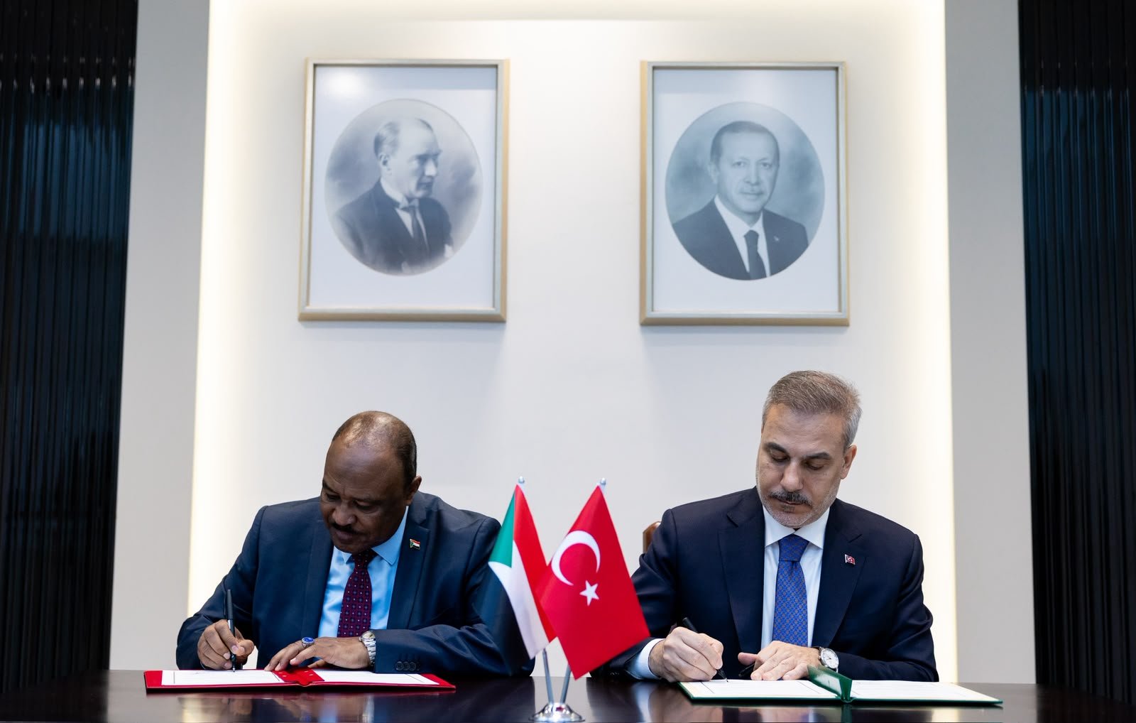 Dışişleri Bakanı Hakan Fidan, Sudan Dışişleri ve Uluslararası İşbirliği Bakanı Mohieddin Salem ile bir araya geldi.
