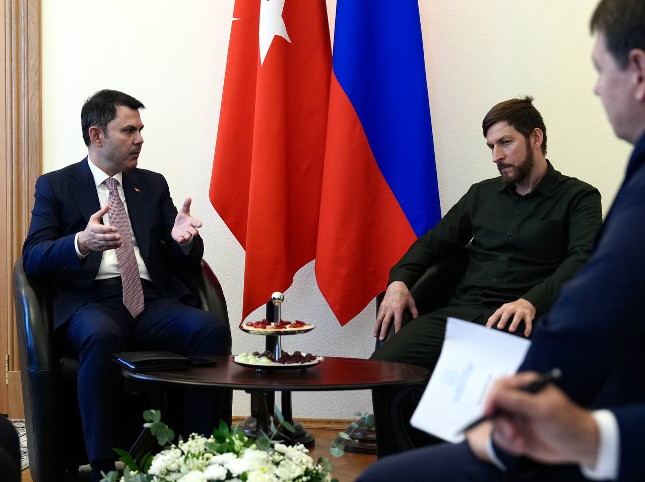 Murat Kurum Rus temasları