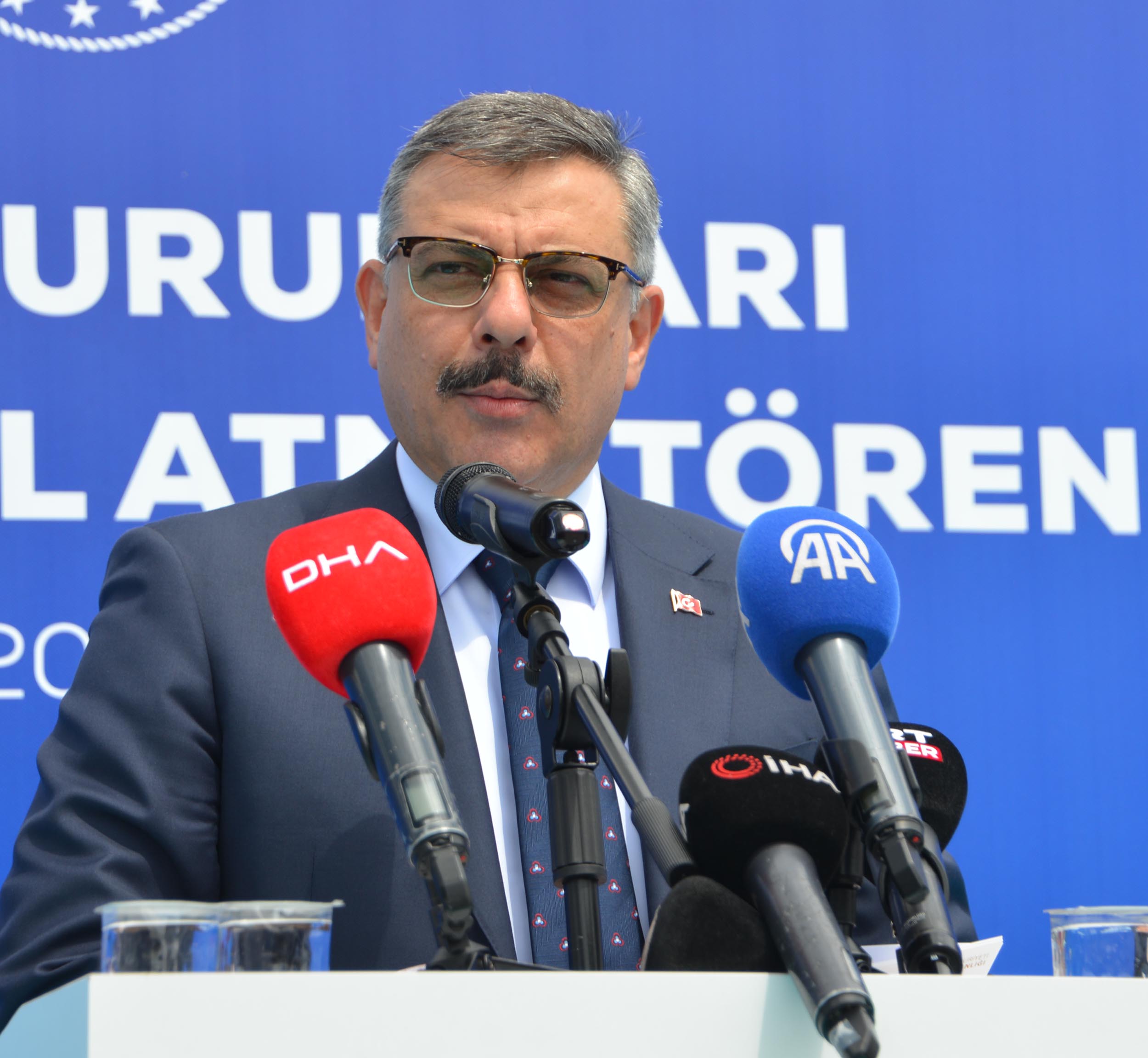 Bakan Çiftçi ve Bakan Tekin temel atma töreninde