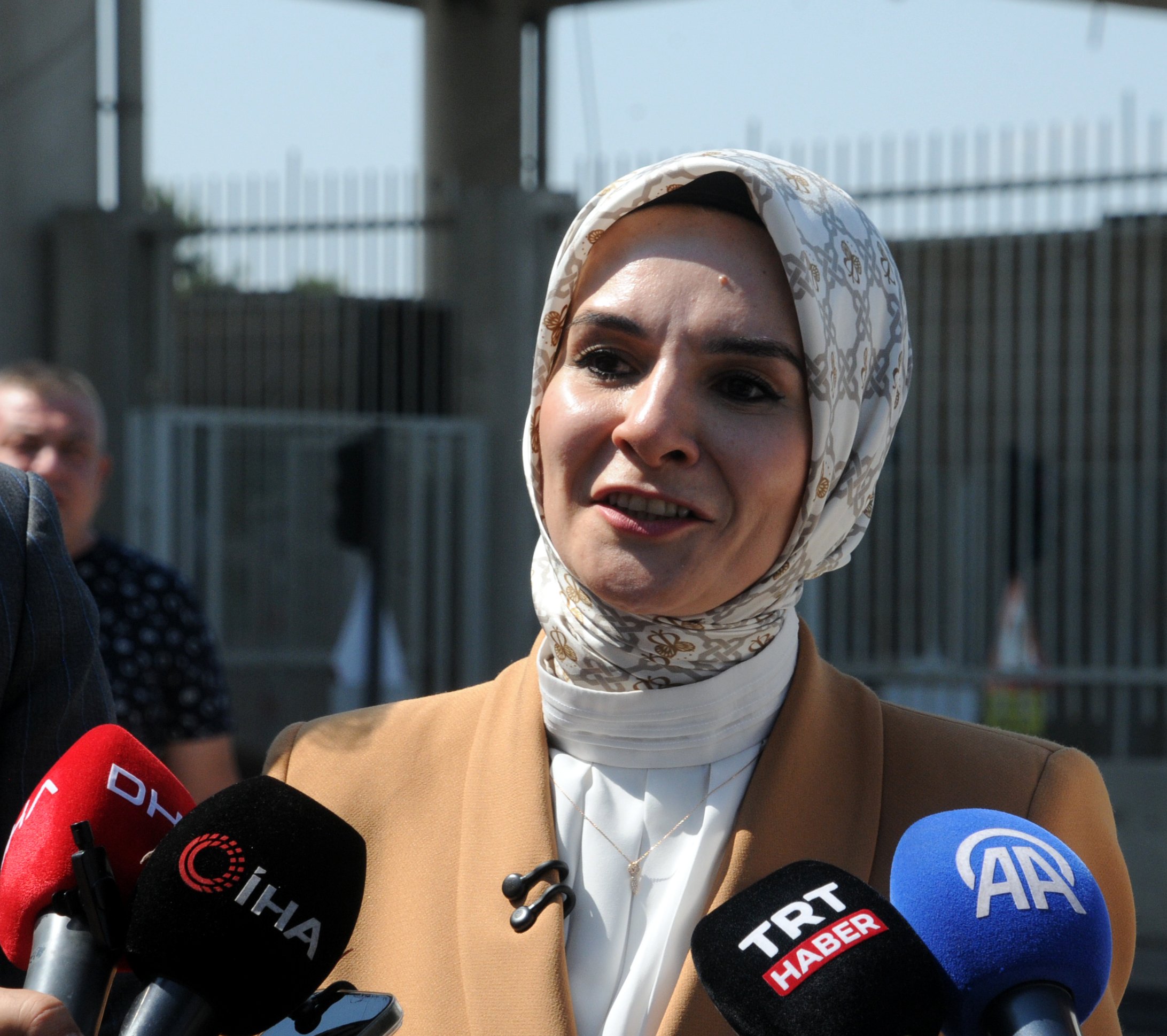 Bakan Göktaş, gurbetçi vatandaşlarla sohbet etti