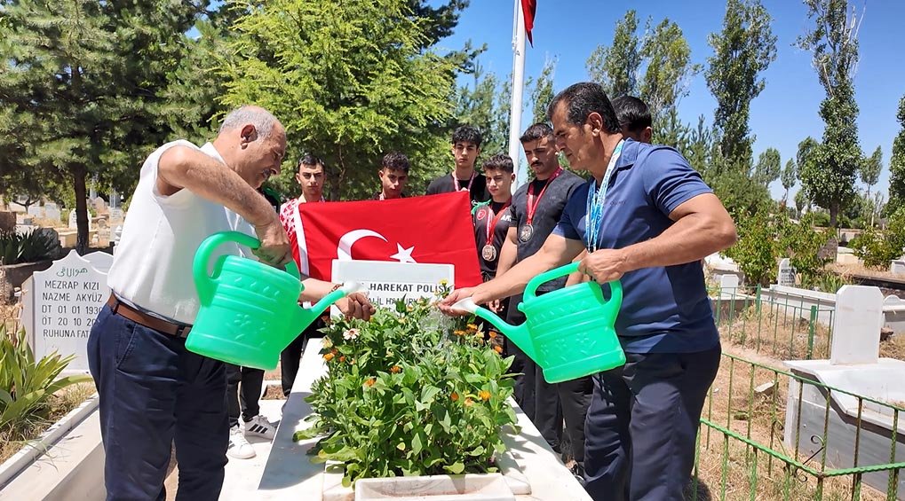Şehit kabri ziyaretinden genel görünüm