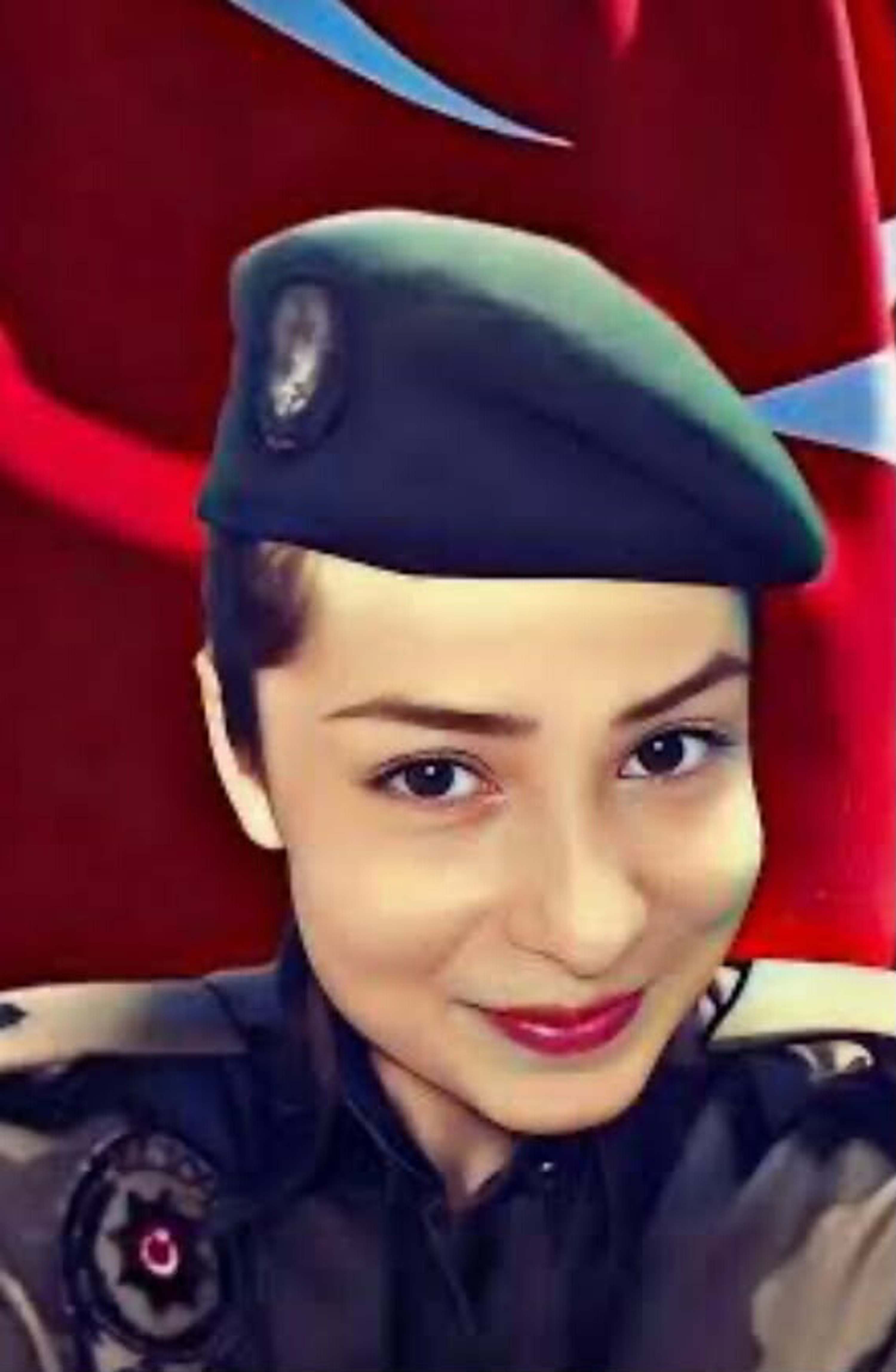 Gülşah Güler Özel Harekat Polisi üniforması hediye