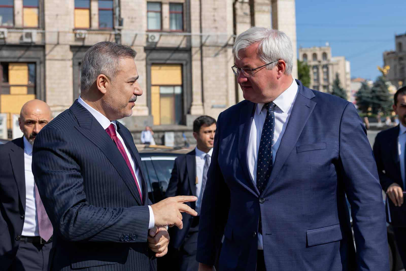 Hakan Fidan ve Andriy Sibiha başkent Kiev